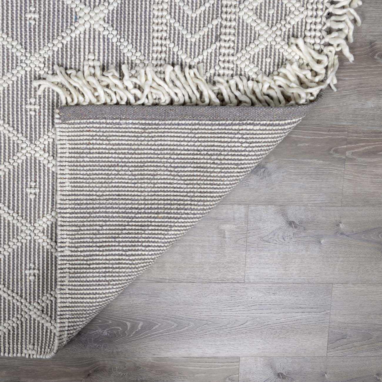 Hauteloom Cromford Boho Handwoven Wool High-Low Textured Area Rug - Southwestern Diamond Farmhouse Carpet for Living Room, Bedroom & Dining Room - Handmade Zig Zag Bubble Weave Design in Charcoal, White & Cream - 5' x 7'6