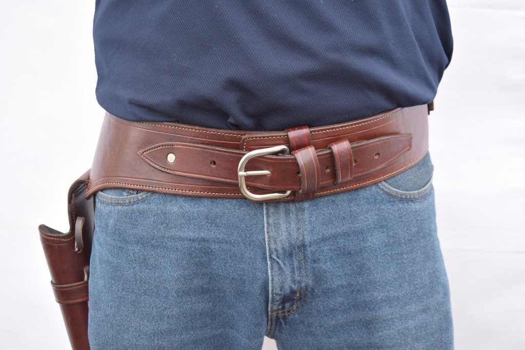 LEATHERTOWN USA® Genuine Leather Cowboy Western Style Gun Holster & Belt Rig - Compatible with .44/.45 Cal Revolvers, Single Drop Design for Standard Short Barrel - Perfect for Western Reenactments, Cowboy Action Shooting & Concealed Carry