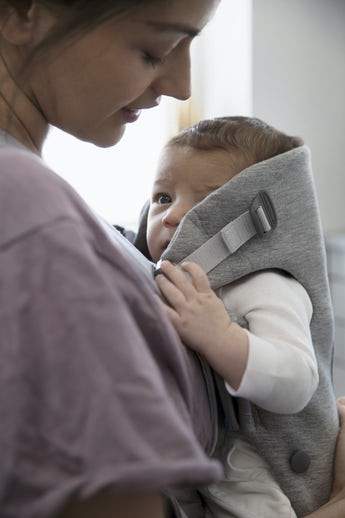 BabyBjorn Baby Carrier Mini - 3D Jersey Wrap for Newborns & Infants | Ergonomic, Hands-Free Baby Wearing | Perfect for Shopping, Hiking & Daily Use