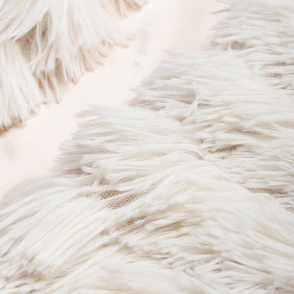 Elegant Faux Fur Capelet with Tassel Trim - Women's Winter Shawl Wrap for Evening Parties & Special Occasions