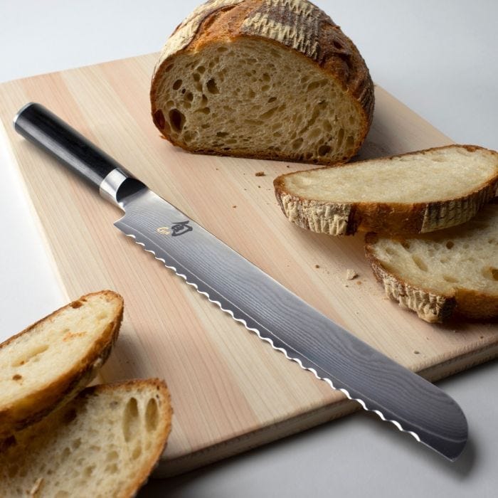 Shun Classic 9-Inch Bread Knife - Premium Japanese Stainless Steel Blade for Slicing Bread, Cakes & Pastries - Perfect for Home Bakers & Professional Chefs
