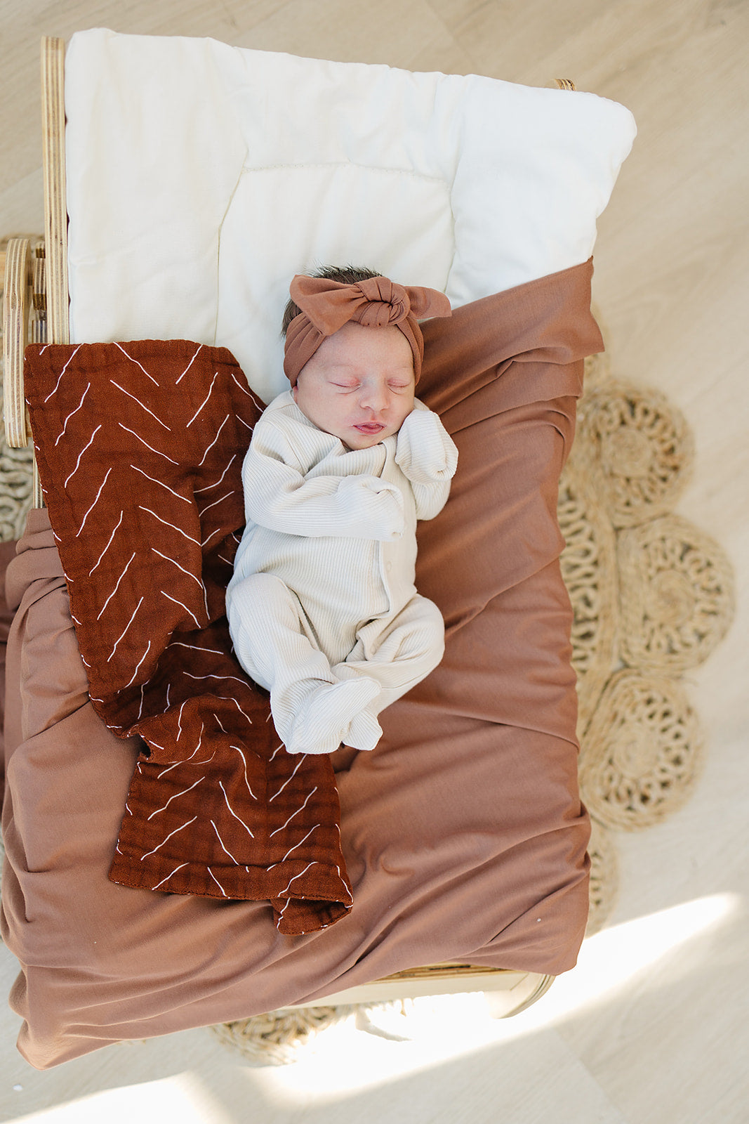Organic Cotton Ribbed Snap Onesie for Babies - Soft & Breathable Vanilla Outfit - Perfect for Newborns, Playtime & Photo Shoots