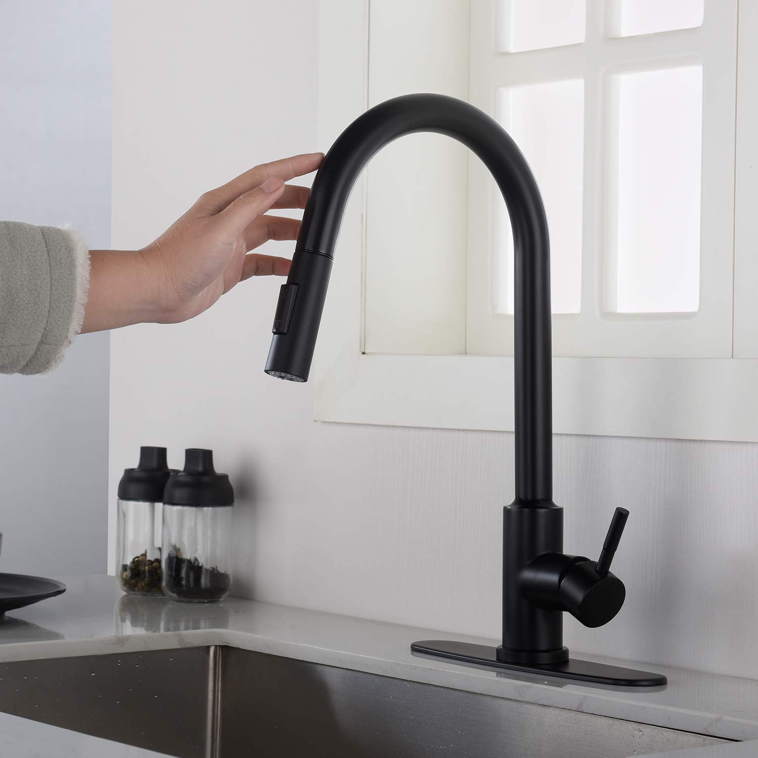 Matte Black Touch Kitchen Faucet with Pull Down Sprayer - Modern Hands-Free Sensor Faucet for Easy Cooking & Cleaning - Perfect for Home, Restaurant, and Commercial Kitchens
