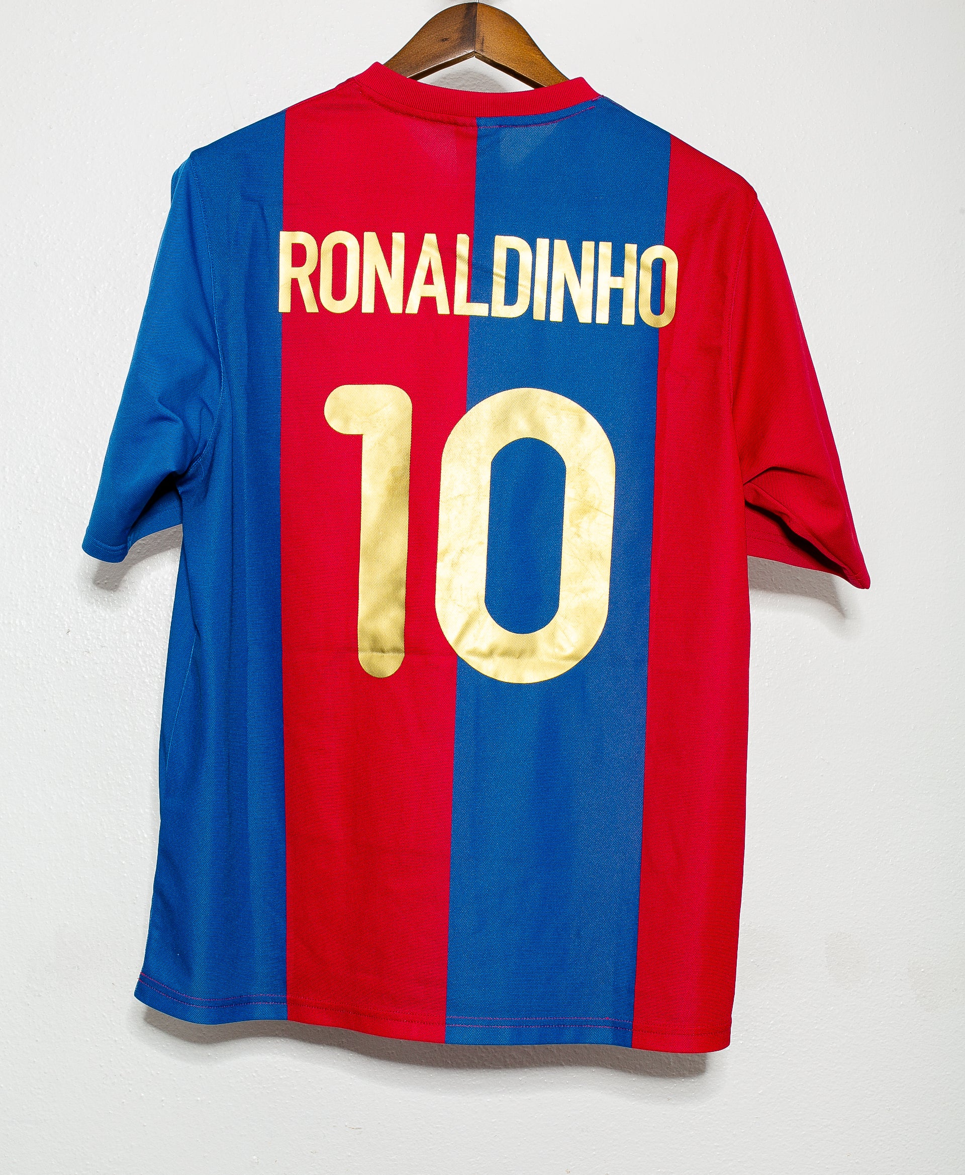2006 FC Barcelona Home Jersey #10 Ronaldinho Replica Soccer Shirt - Men's Large Size for Fans & Collectors - Perfect for Matchdays, Gifts & Sports Memorabilia Display