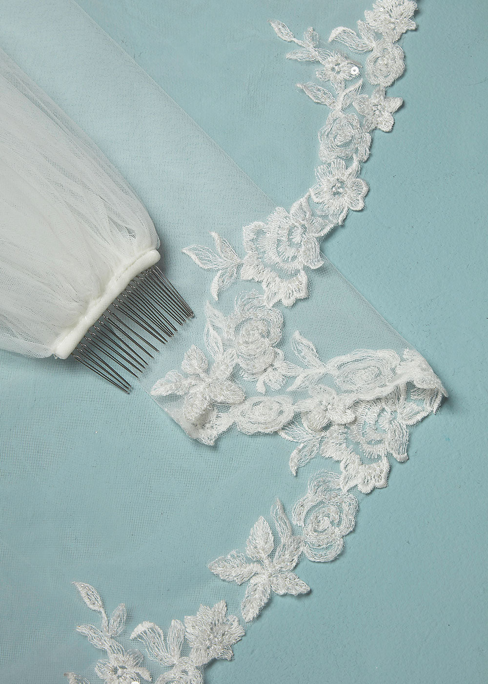 Elegant London Veil Cathedral Wedding Veil with Delicate Lace Trim - Perfect for Bridal Gowns and Formal Weddings