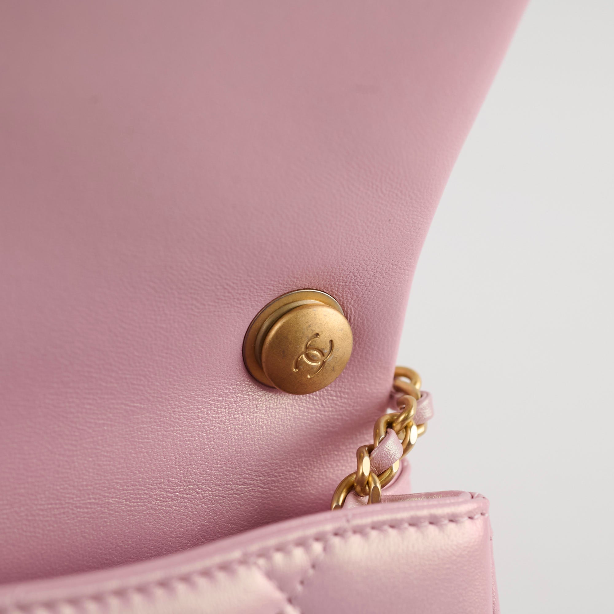 Chanel 2024 Seasonal Square Flap Bag with Pearl Accents in Iridescent Pink - Perfect for Evening Events, Luxury Gift Giving & Fashionable Outfits