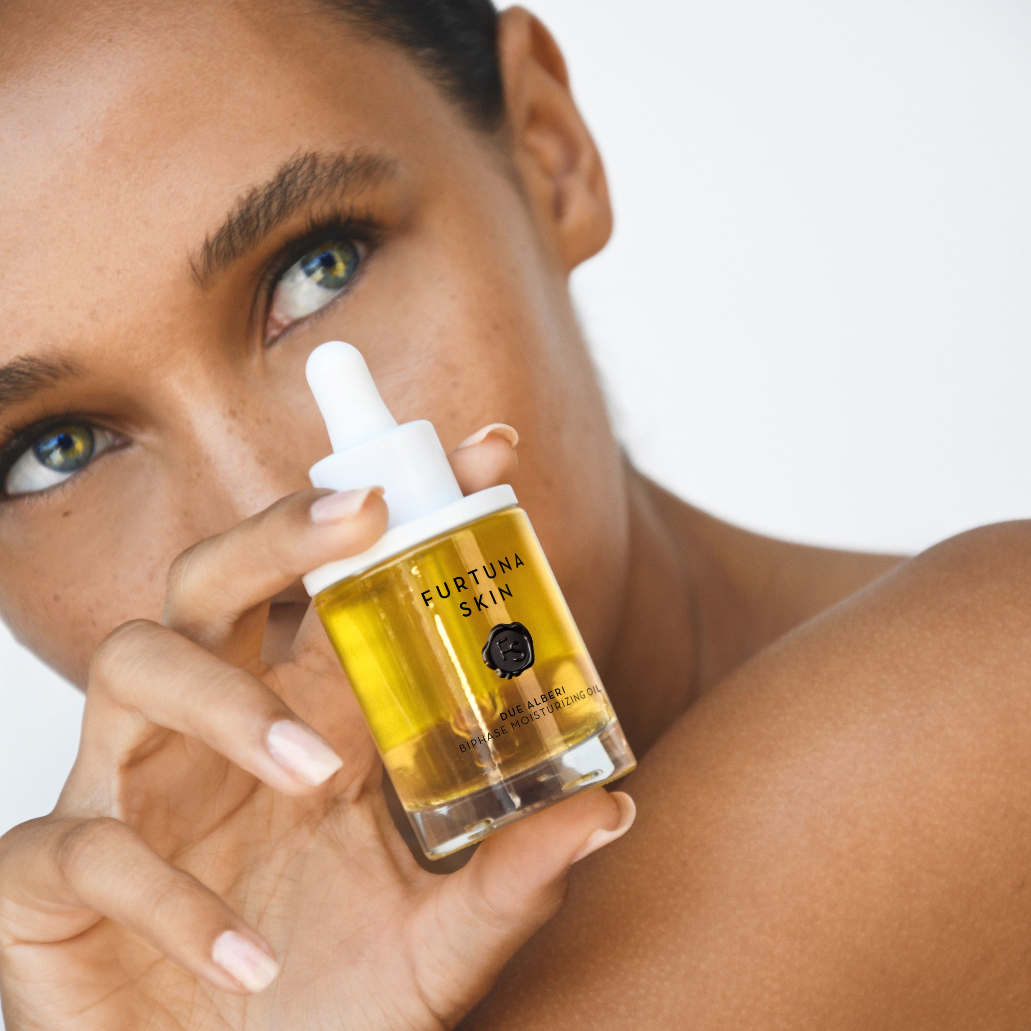 Due Alberi Biphase Moisturizing Face Oil - Hydrating & Nourishing Dry Skin - Day & Night Facial Treatment for Glowing Complexion | Perfect for Daily Skincare Routine & Makeup Prep