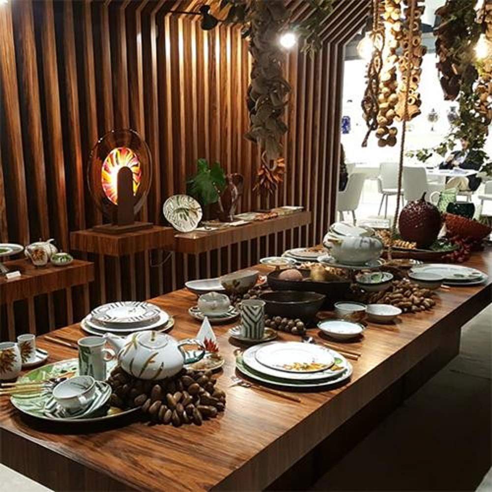 Vista Alegre Amazonia 11.1 Inch Large Cake Stand - Elegant Ceramic Dessert Plate for Wedding, Birthday Party & Afternoon Tea Display