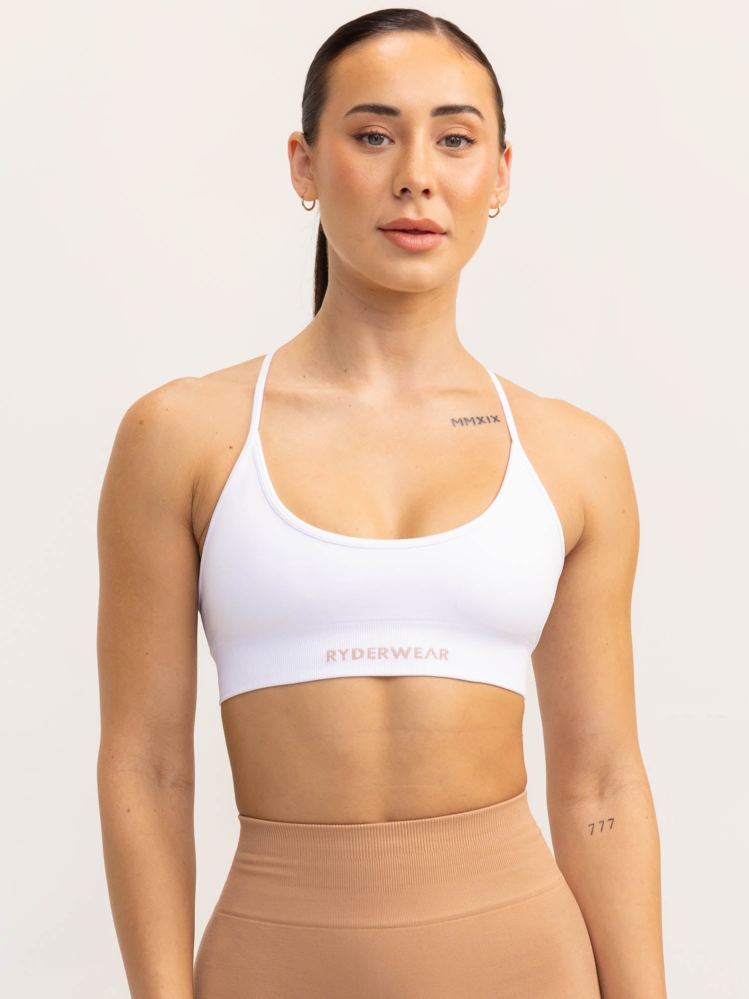 Lift 2.0 Seamless Sports Bra for Women - High Support Workout Top - Breathable Comfort Yoga Bra - White - Perfect for Gym, Running & Yoga