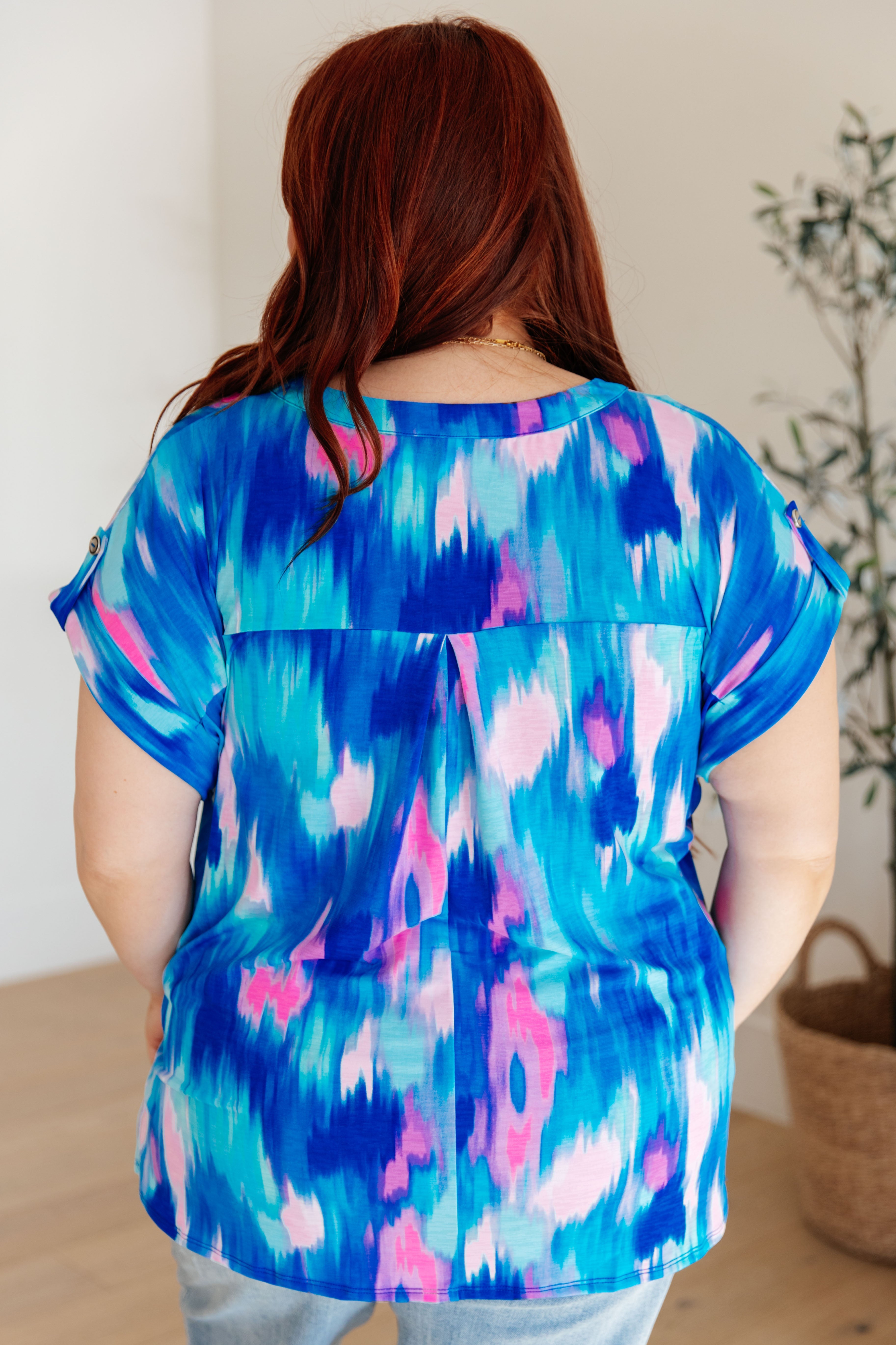 Lizzy Cap Sleeve Top - Floral Print Women's Blouse for Casual Wear, Office & Date Night | Royal Brush Strokes Design