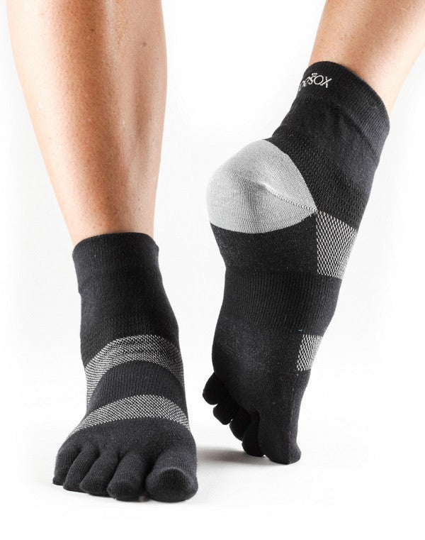 ToeSox Minnie Sports Socks - Non-Slip Yoga & Pilates Socks for Women - Cute Athletic Grip Socks for Workout, Dance, and Gym - Breathable & Comfortable for Fitness & Exercise