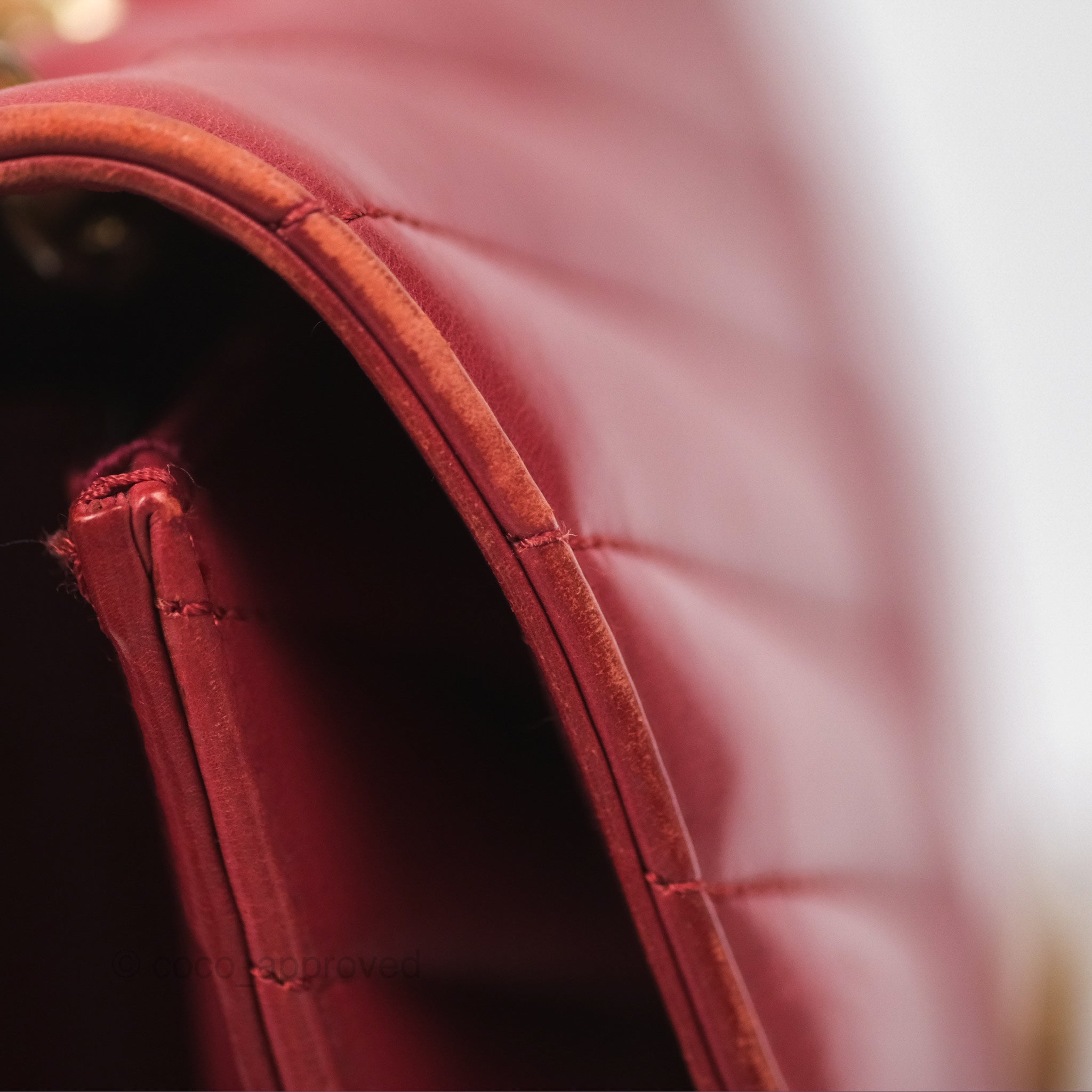 Chanel Chevron Shoulder Bag in Red Calfskin Leather with Aged Gold Hardware - Luxury Crossbody Purse for Women, Perfect for Parties, Date Nights & Special Occasions