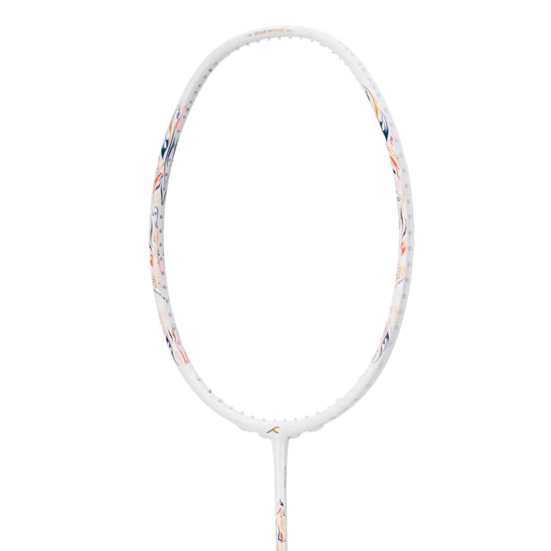 HNDRD Battle 900 Professional Badminton Racket - Lightweight Carbon Fiber Shuttlecock Racket for Advanced Players - Perfect for Tournaments, Training & Outdoor Games