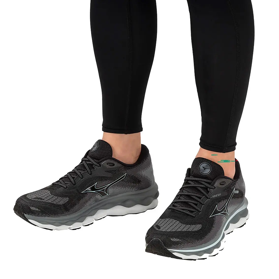 Mizuno Wave Sky 7 Running Shoes for Men - Lightweight Cushioned Sneakers for Marathon & Road Running - Perfect for Jogging, Training & Gym Workouts