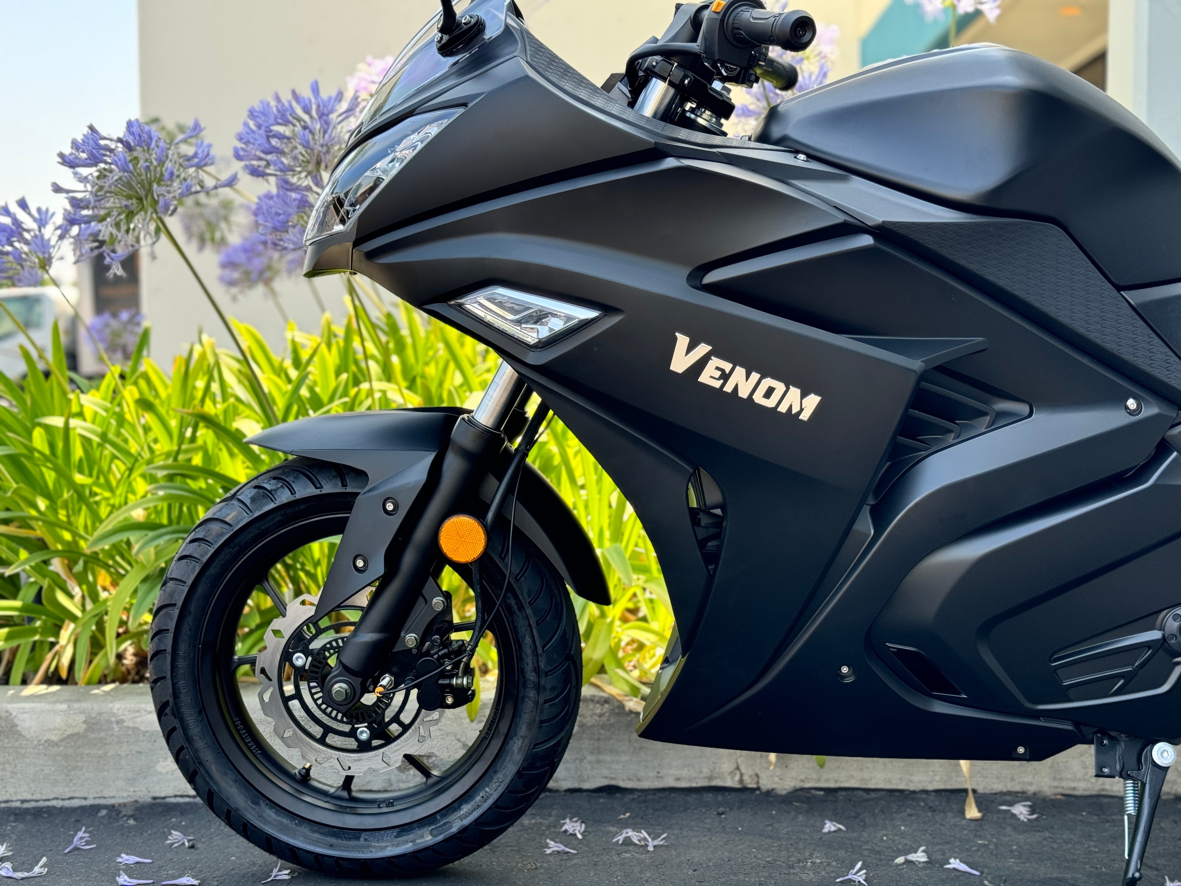 Venom X19 200cc Ninja Automatic Motorcycle - Street Legal Dirt Bike for Adults, Commuting & Off-Road Adventure