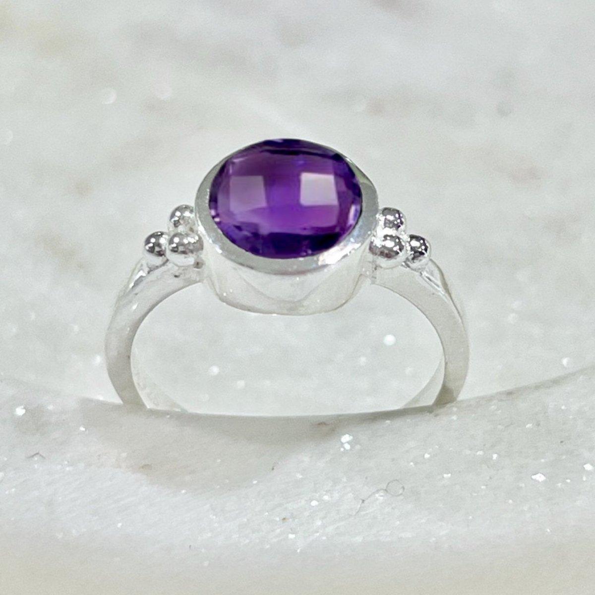 Laihas Posh Little Gypsy Amethyst Ring for Women - Elegant Purple Gemstone Jewelry Gift for Birthday, Anniversary & Special Occasions