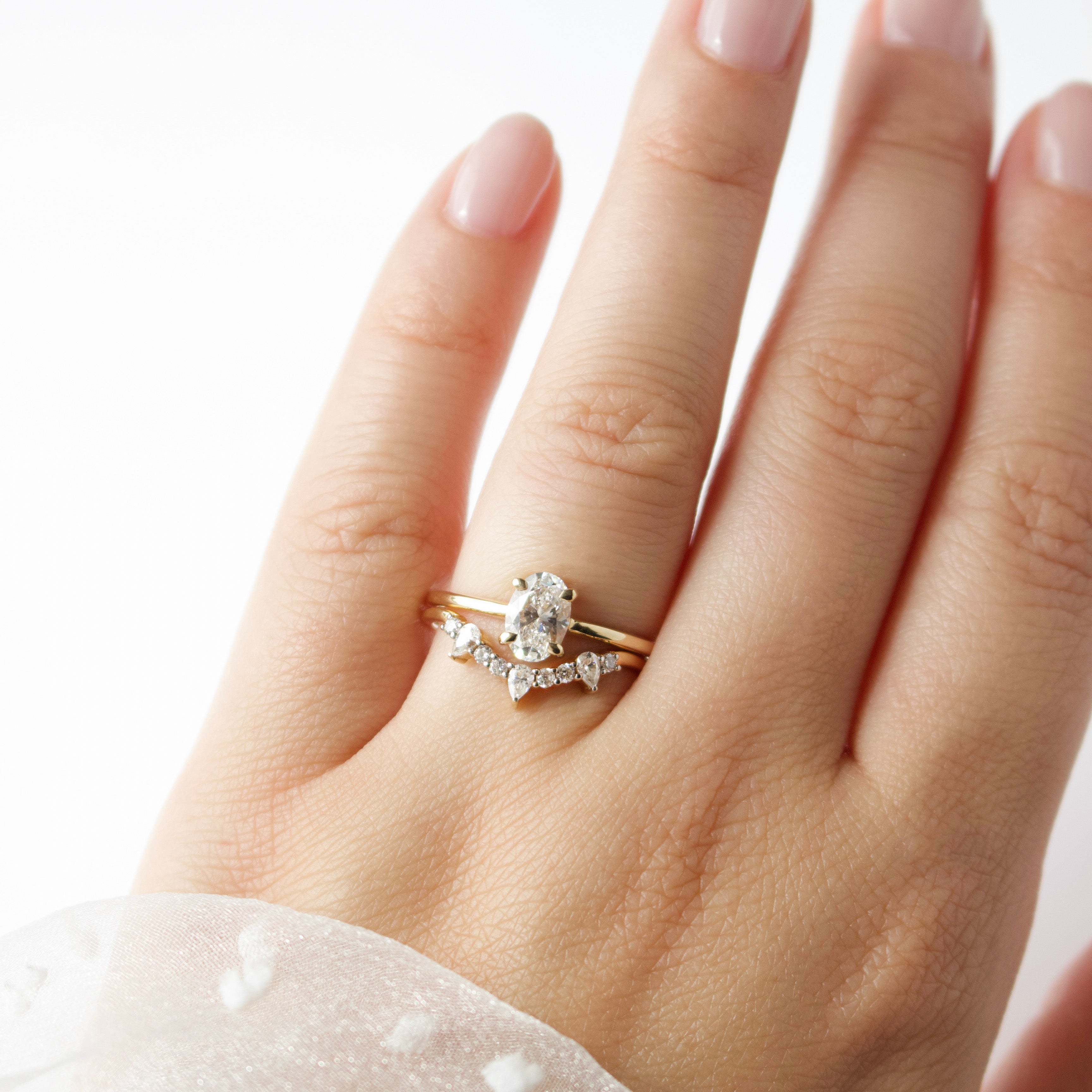 Erin Oval Solitaire Diamond Ring - 14K Gold Engagement Ring for Women, Elegant Wedding Band, Perfect for Proposals, Anniversaries & Special Occasions