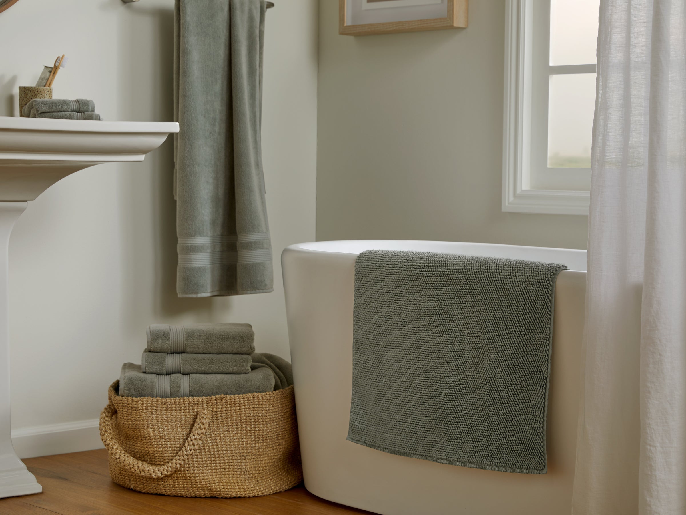Premium Moss Loop Bath Rug - Soft, Absorbent & Non-Slip Bathroom Mat for Shower, Tub & Vanity Areas - Eco-Friendly Home Decor