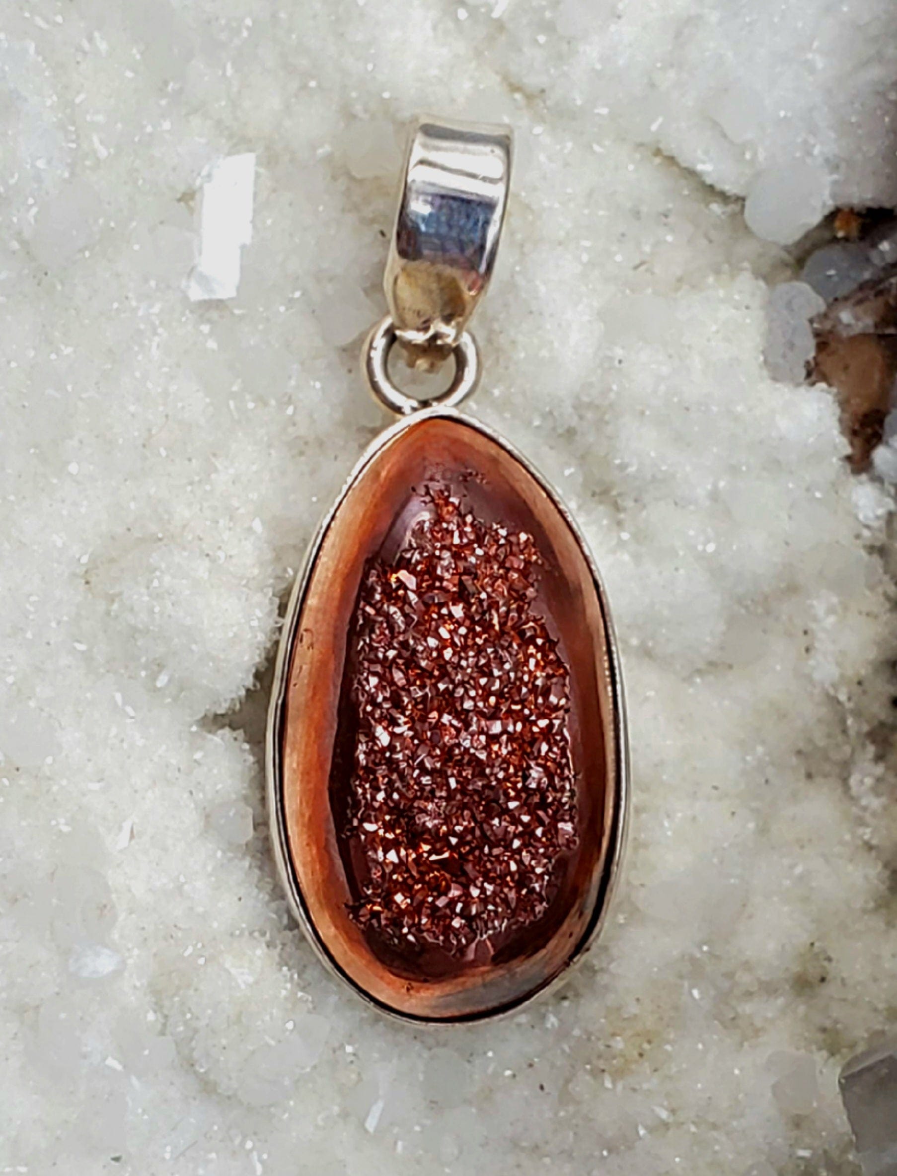 Natural Aura Druzy Crystal Pendant Necklace - Healing Stone Jewelry for Women - Perfect for Meditation, Yoga & Spiritual Gifts