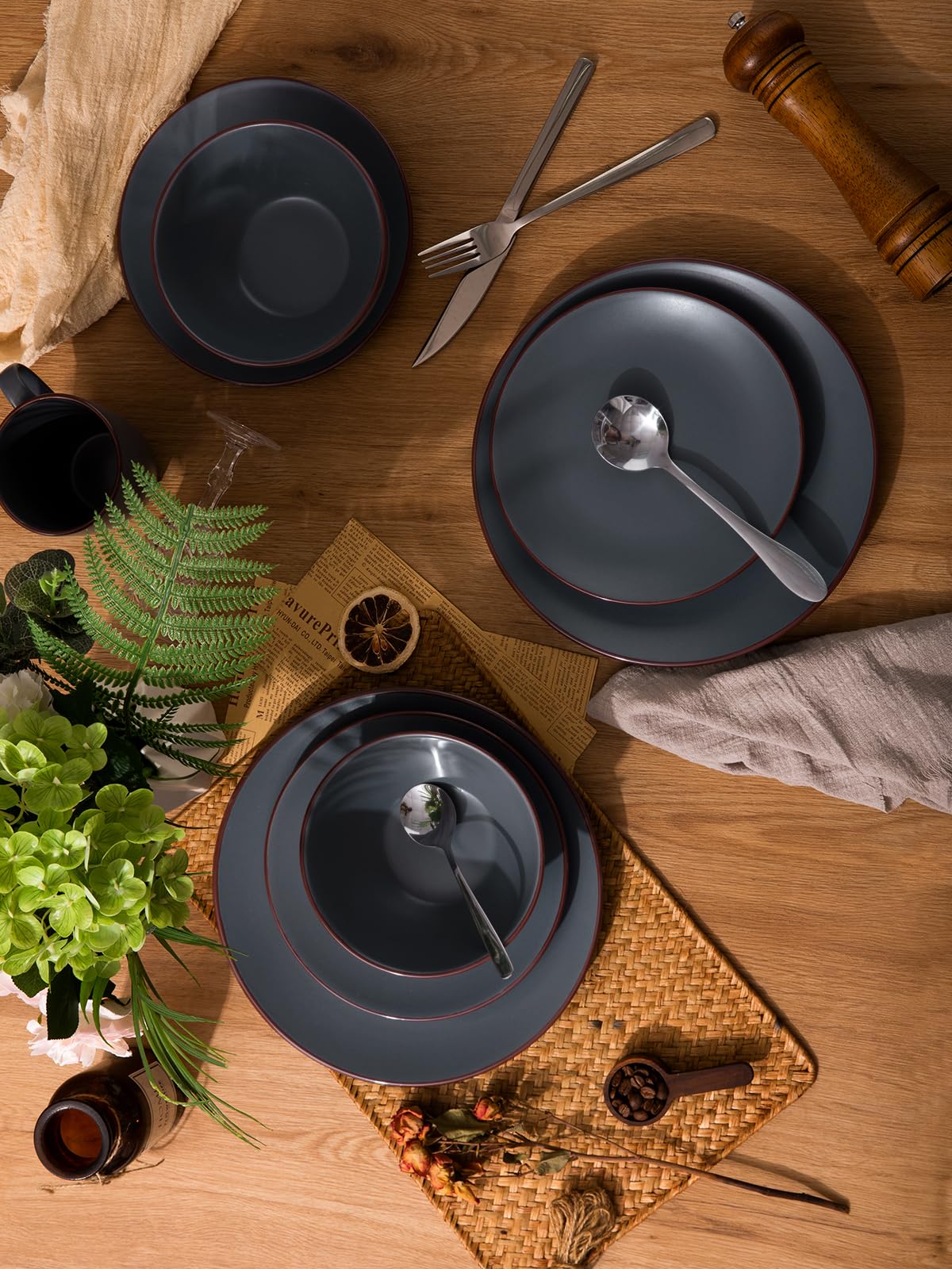 Famiware Venus 12-Piece Stoneware Dinnerware Set - Plates & Bowls for 4, Microwave & Dishwasher Safe, Charcoal Grey - Perfect for Family Dinners, Parties & Everyday Use