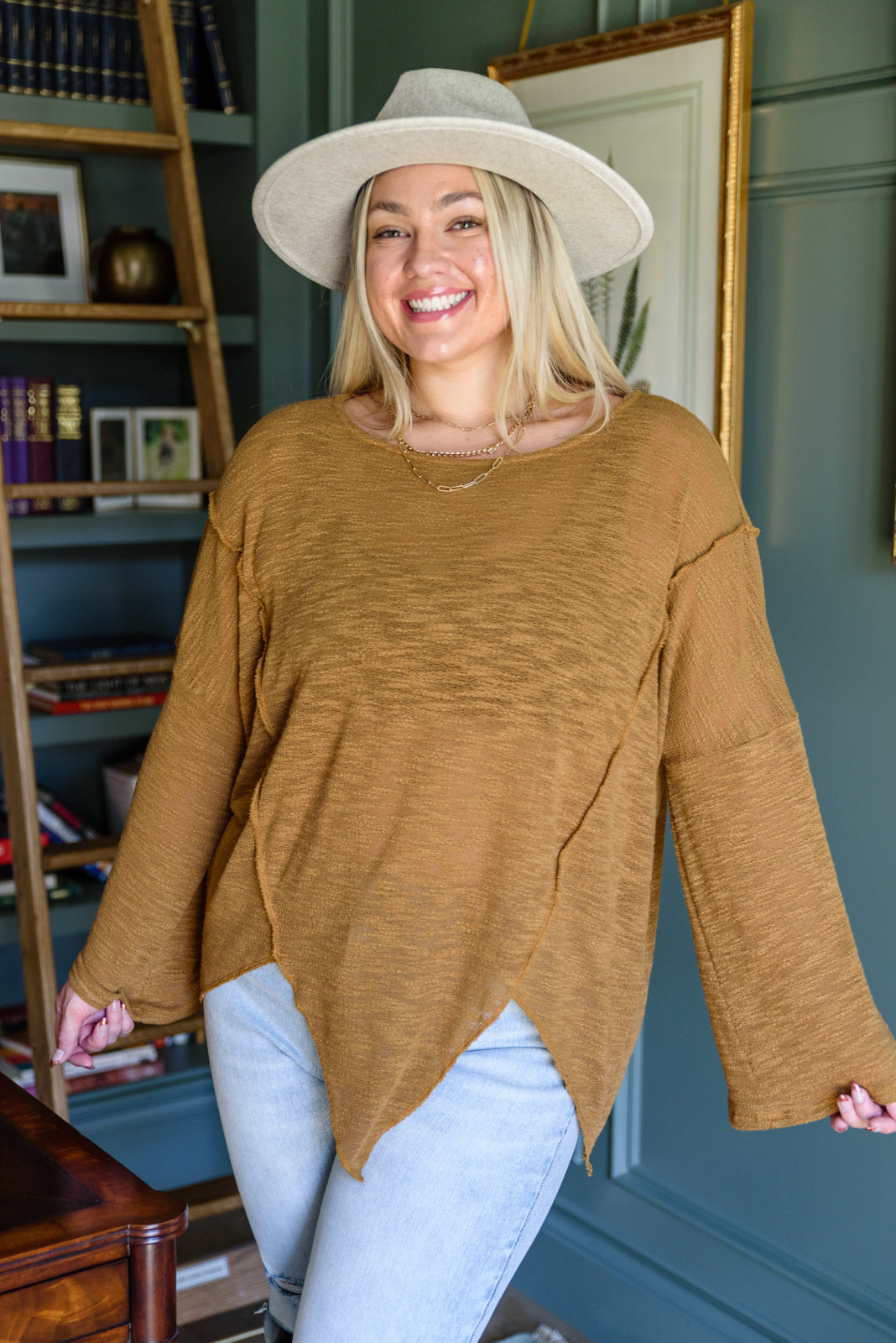 Stylish Lightweight Sweater for Women - Soft Comfortable Knit Pullover - Perfect for Casual Outfits, Office Wear & Fall Layering