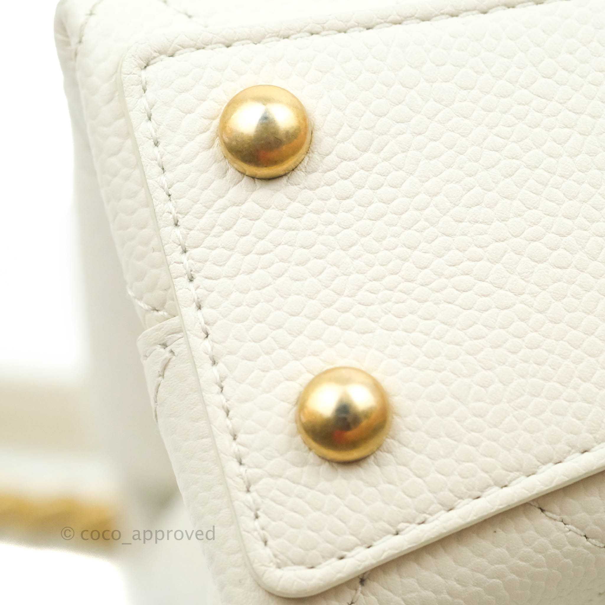 Chanel Chic Affinity Small Grained Calfskin Crossbody Bag in Ivory with Gold Hardware - Perfect for Everyday Luxury & Special Occasions