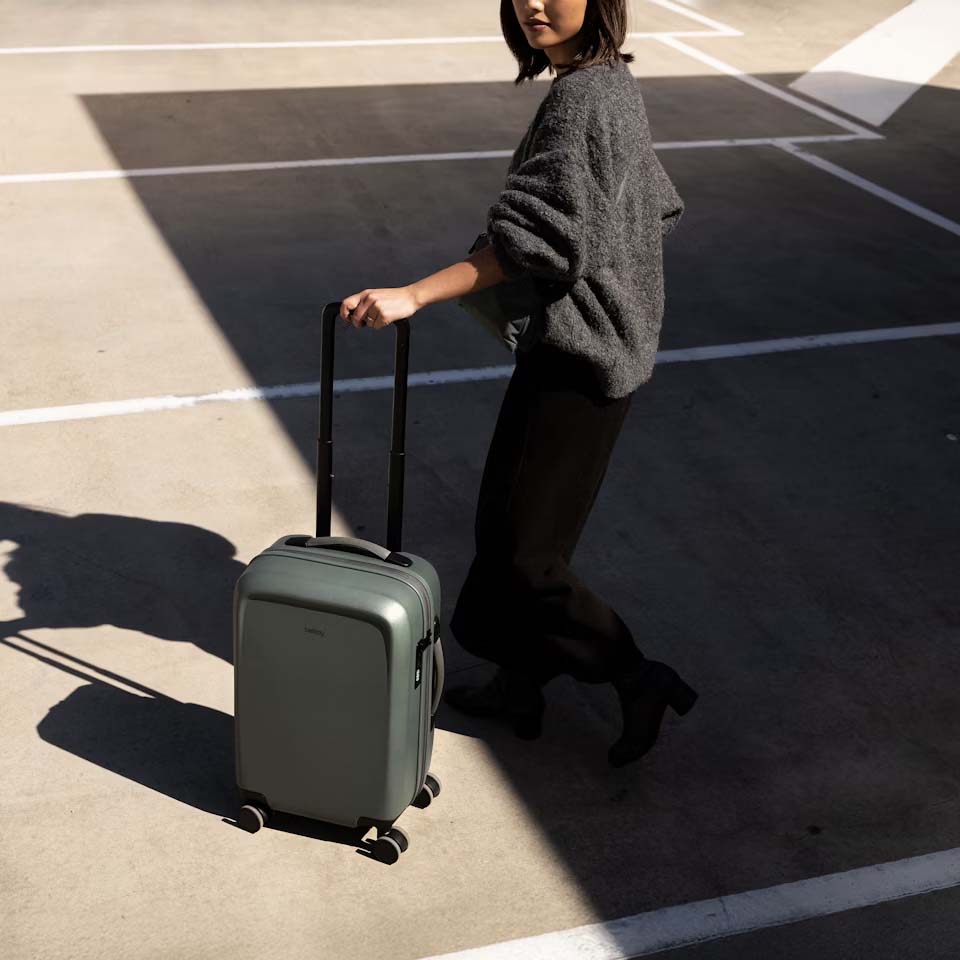 Bellroy Transit Carry On Plus Luggage - Premium Expandable Travel Suitcase for Business & Vacation - Lightweight Durable Spinner Luggage with TSA Lock & Smart Storage (Perfect for Air Travel & Weekend Getaways)