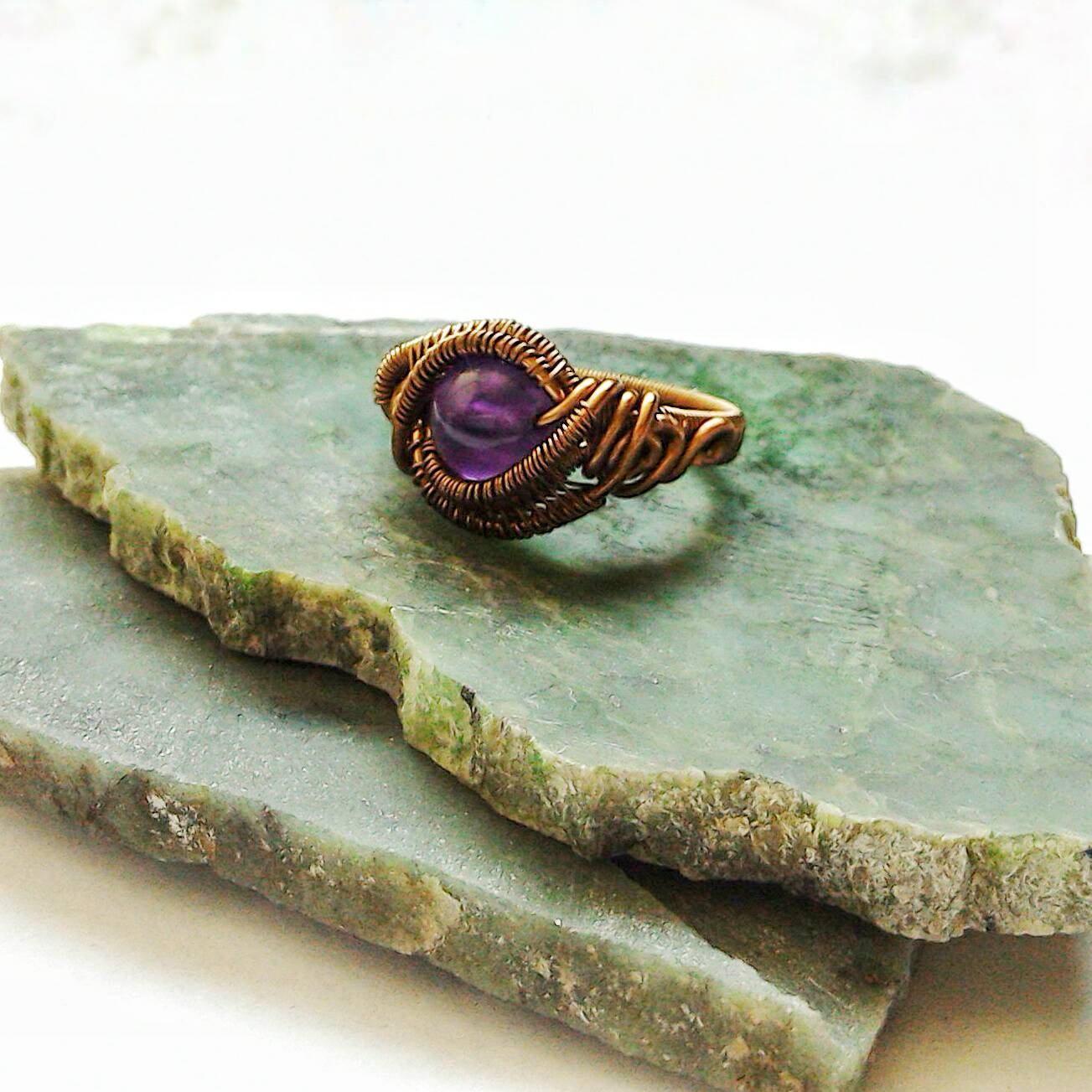 Original Polished Amethyst Ring in Antique Bronze - Elegant Jewelry for Women, Perfect for Weddings, Parties & Special Occasions
