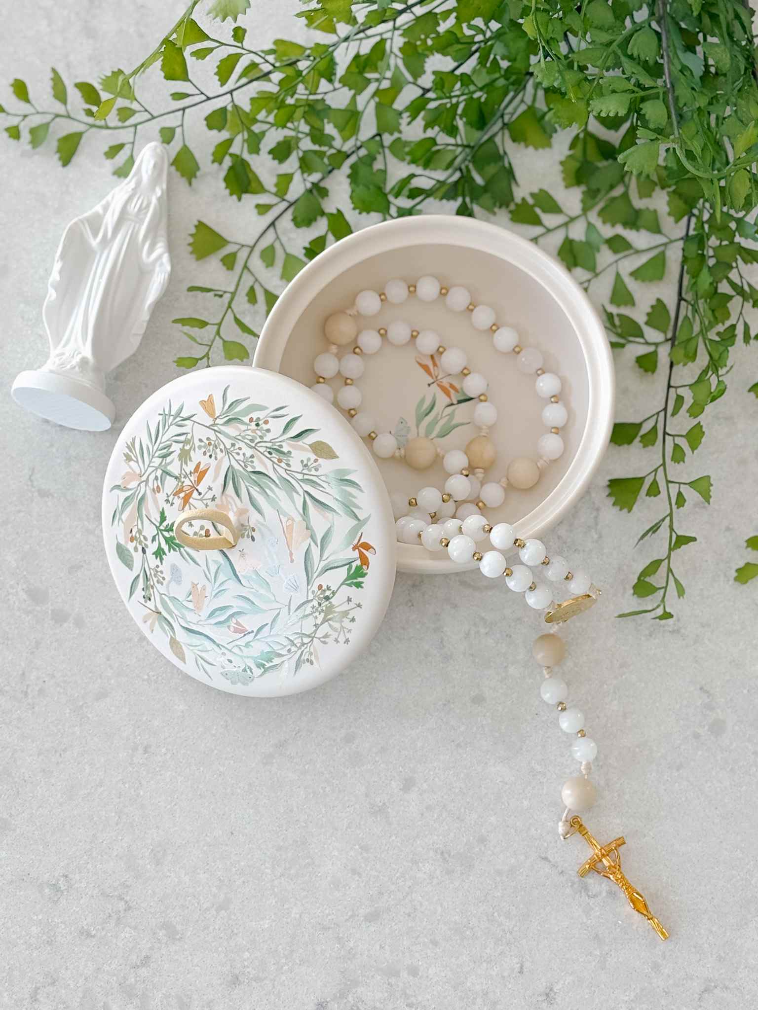 Morning Garden Rosary Box - Elegant Wooden Prayer Bead Storage for Catholics | Perfect for Home Altar, Church, and Travel Devotion