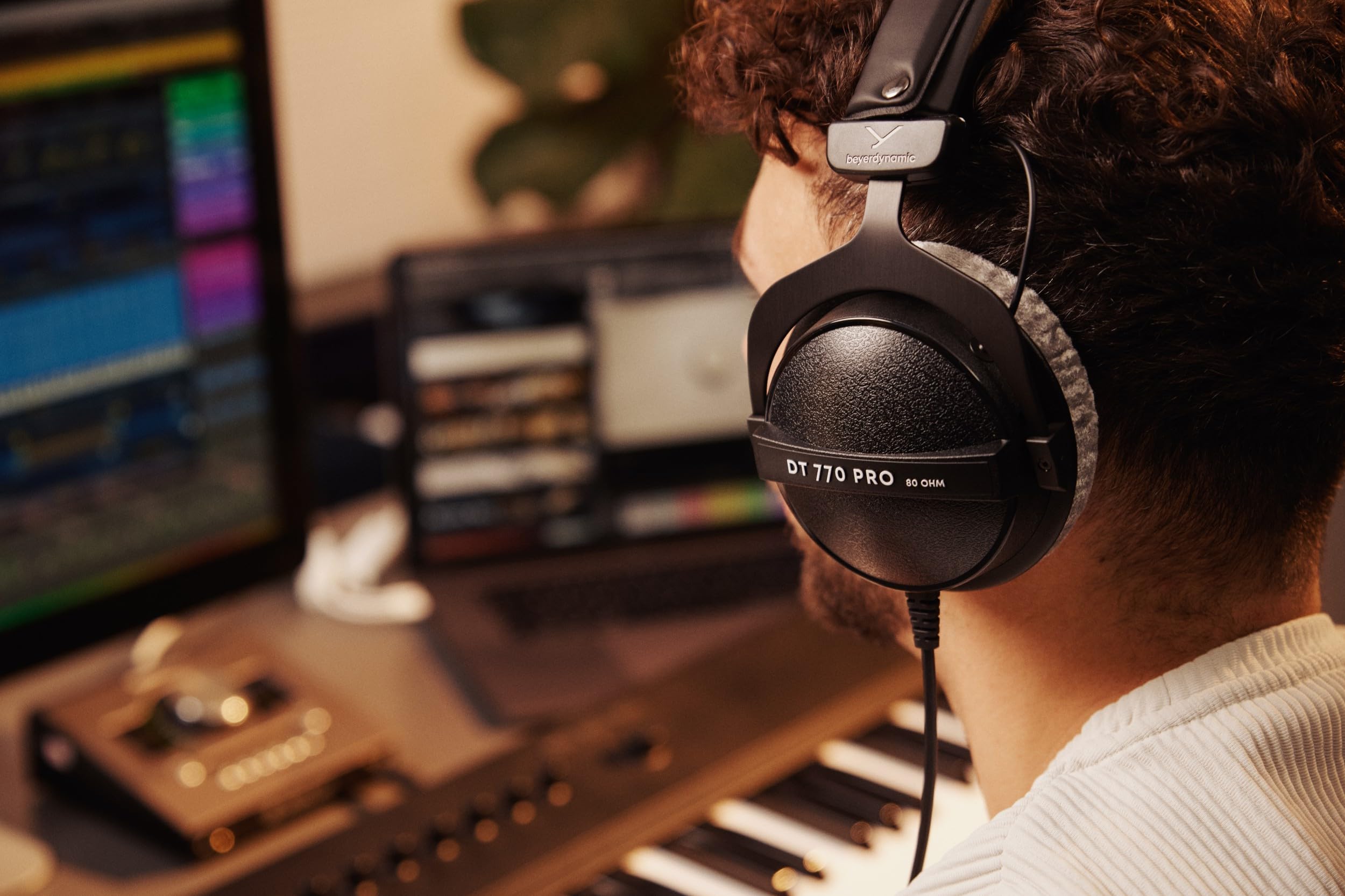 beyerdynamic DT 770 PRO 80 Ohm Over-Ear Studio Headphones - Gray Closed-Back Wired Headphones for Professional Recording, Mixing & Monitoring | Perfect for Music Producers, Podcasters & Audio Engineers