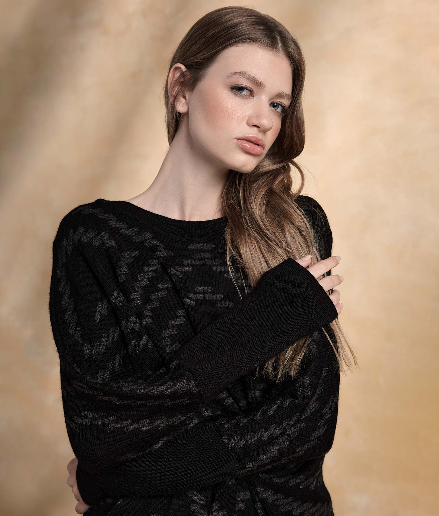 Soft Baby Alpaca Poncho with Sleeves - Warm & Cozy Winter Wear for Women & Girls - Perfect for Outdoor Activities & Casual Fashion