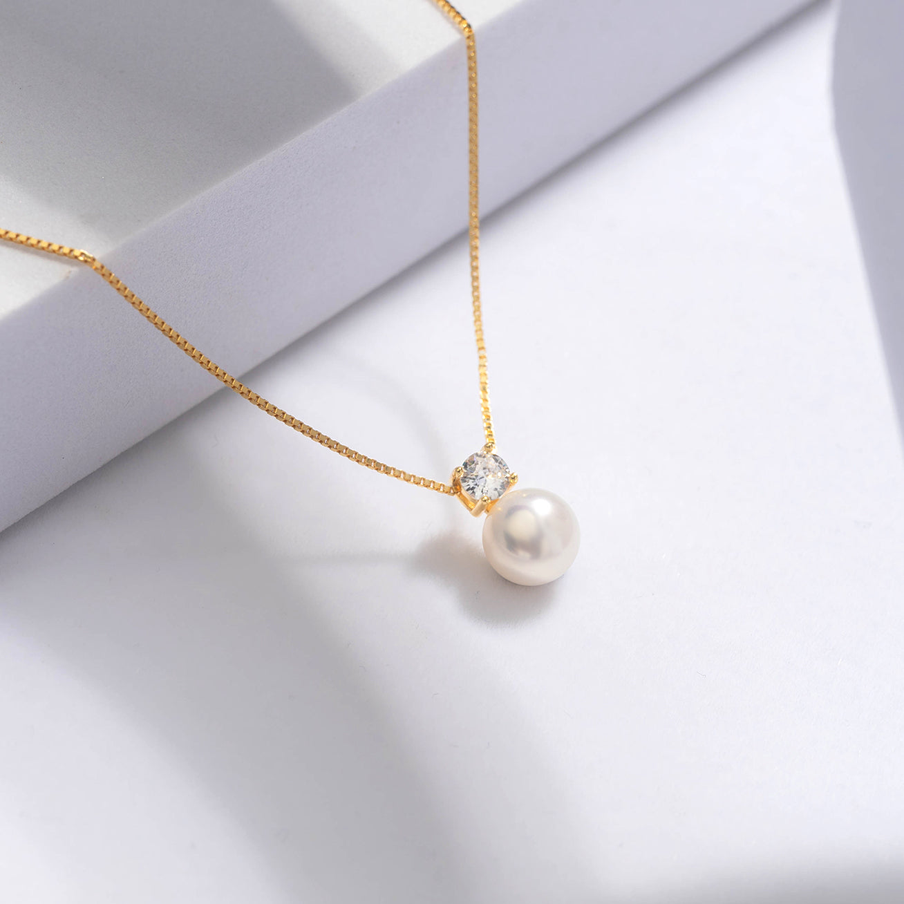 18K Solid Gold Edison Pearl Necklace KN00041 - Elegant Pearl Jewelry for Women, Perfect for Weddings, Anniversaries & Special Occasions