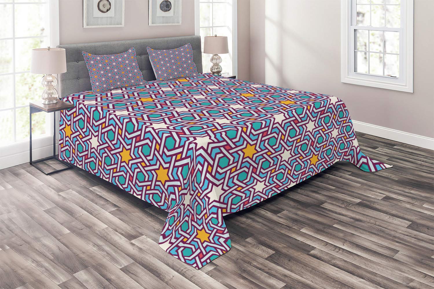 Ambesonne Oriental Geometric Quilt Set - King Size 3-Piece Bedspread with 2 Pillow Shams, Traditional Eastern Design with Lines & Stars Pattern, Multicolor | Perfect for Bedroom Decor, Guest Room, and Bohemian Style Home