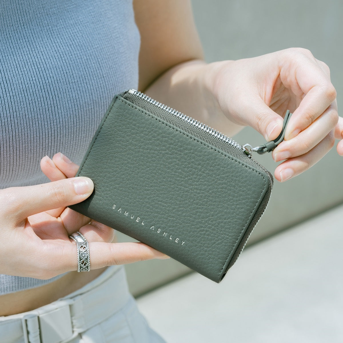 Roxie Genuine Leather Key Purse - Compact & Stylish Key Holder for Women - Perfect for Everyday Use, Travel & Organization