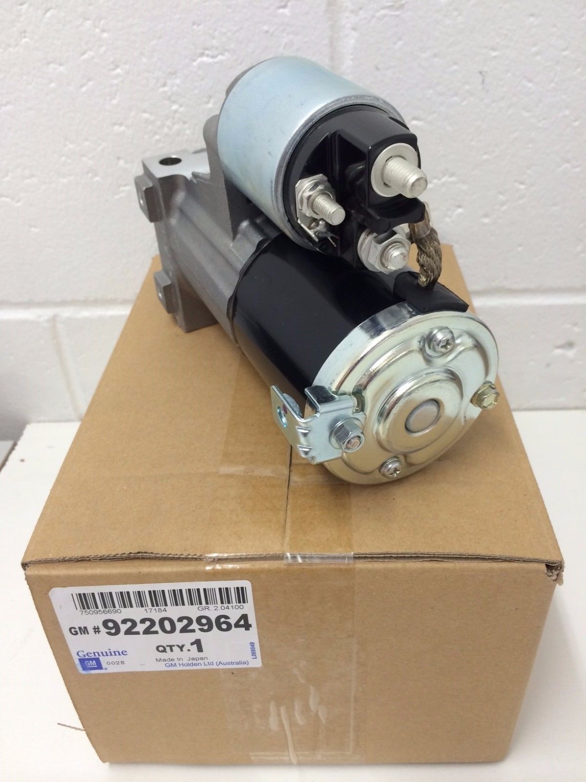 Holden Commodore Starter Motor VE WM Compatible with All V8 Engines 2006-2009 - OEM Part Number 92202964 - Perfect for Engine Repairs & Auto Restoration Projects