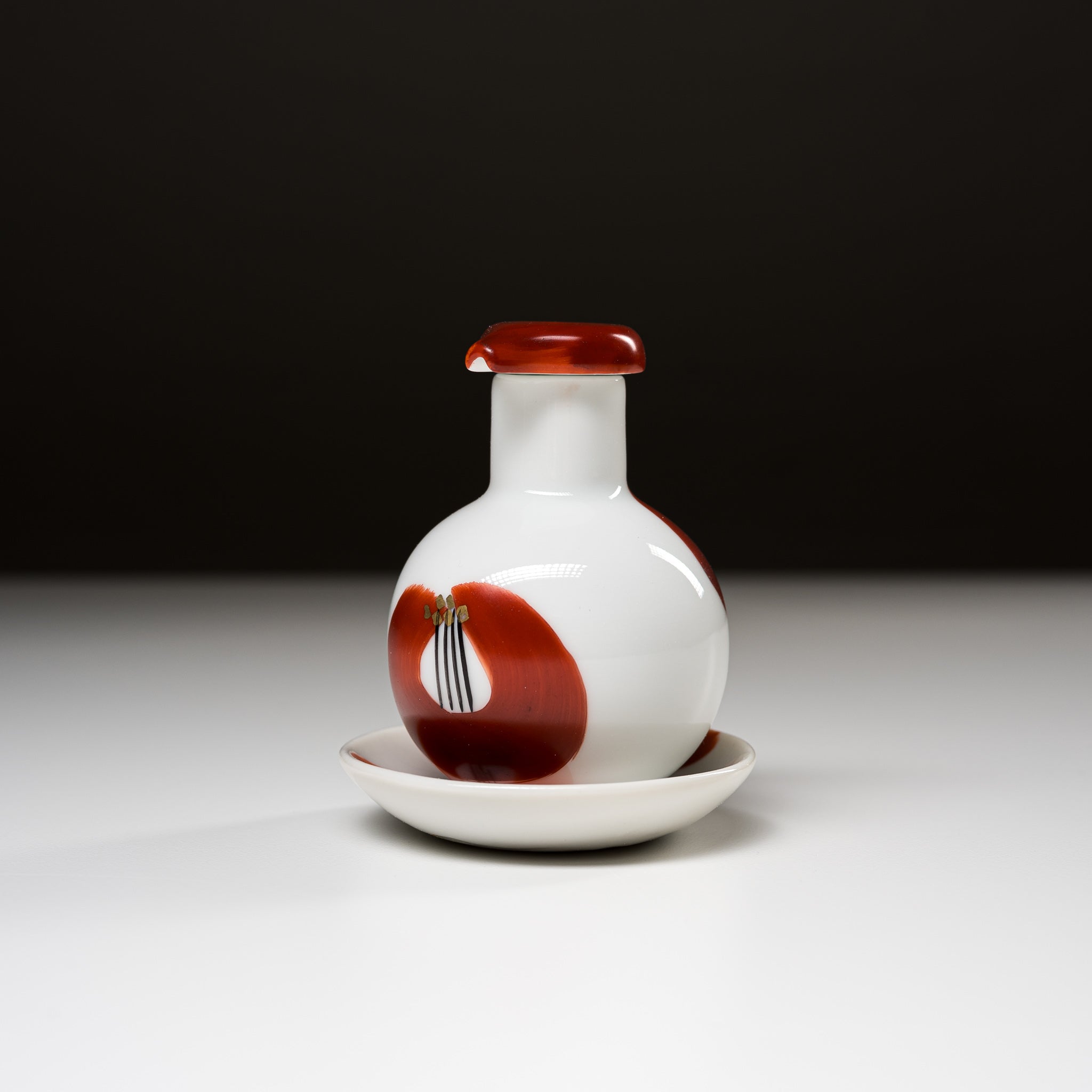 Premium Zoho Gama Soy Sauce Dispenser with Saucer - Red - Perfect for Restaurants, Sushi Bars & Asian Cuisine Cooking