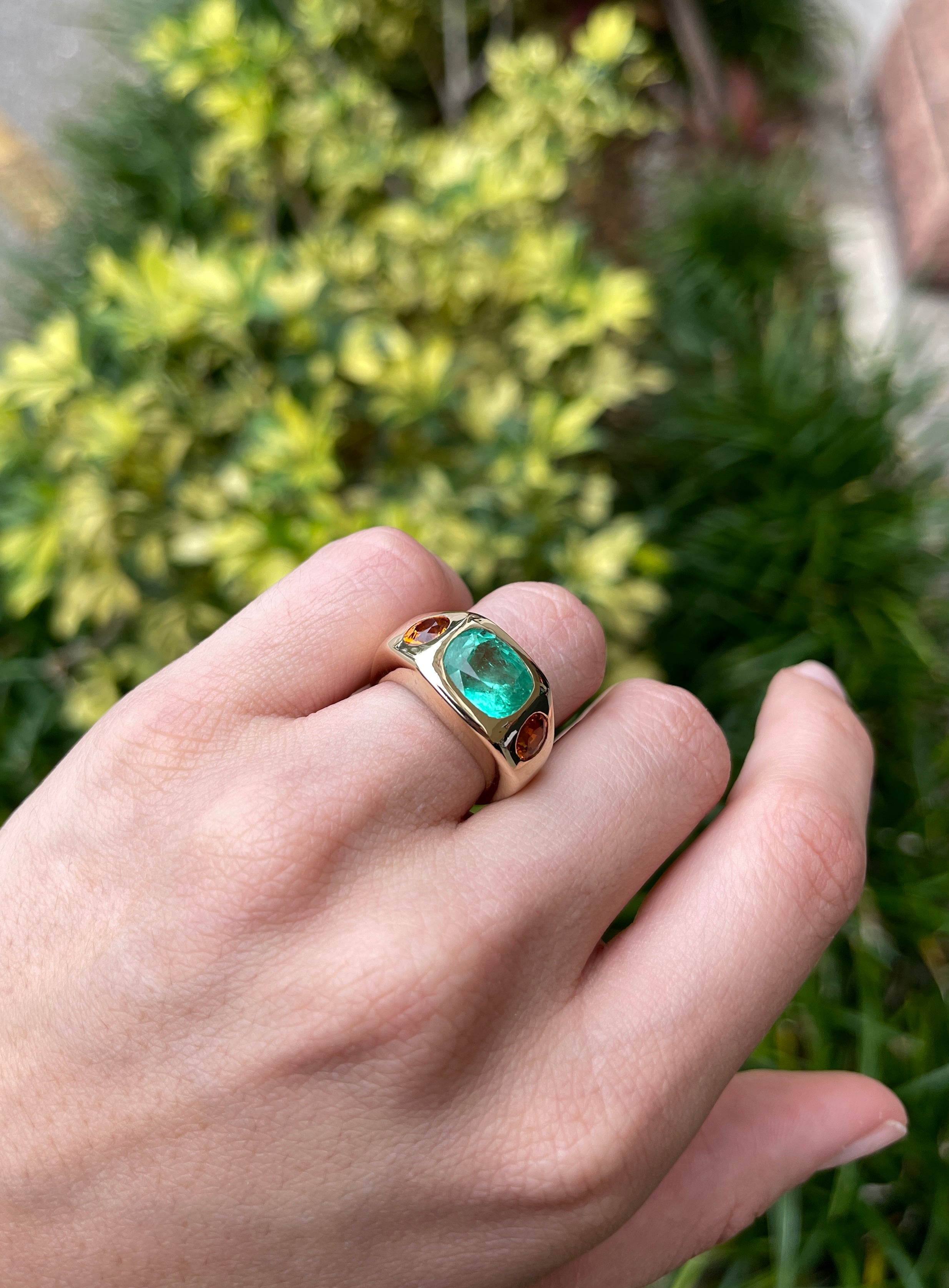 7.05tcw 14K Gold Three Stone Cushion Cut Emerald & Oval Orange Sapphire Gypsy Ring for Women – Elegant Vintage Jewelry for Engagement, Wedding & Special Occasions