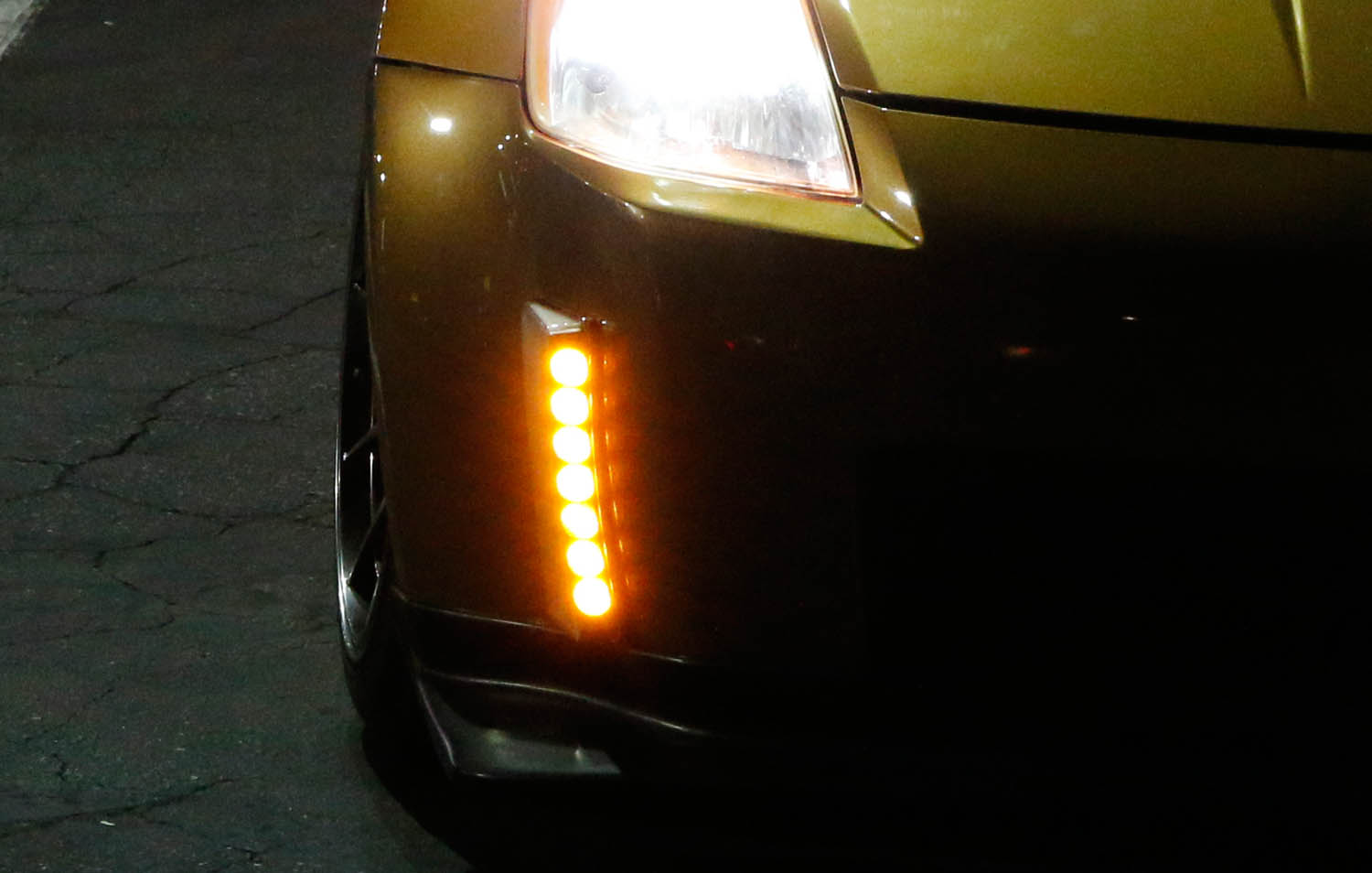 03-05 Nissan 350Z Clear Switchback LED Daytime Running Lights with Turn Signal - DRL & Amber Turn Indicator for Enhanced Visibility & Style | Perfect for Daily Driving & Nighttime Safety