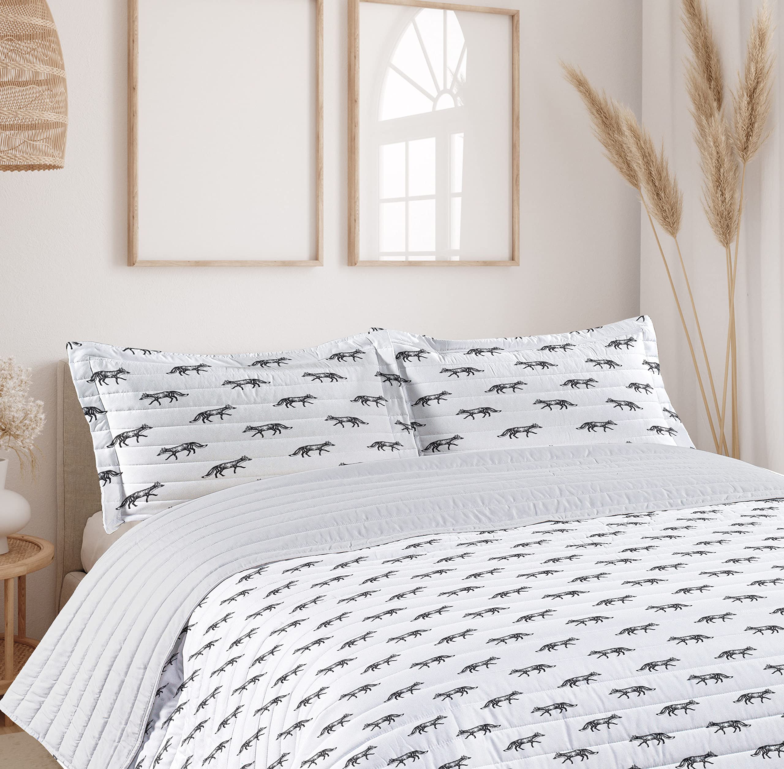Ambesonne Fox Microfiber Bedspread Set - Queen Size Charcoal Grey White | Hand Drawn Forest Animals Sketch Monochrome Nature Design | Soft Bedding Set with Pillow Shams & Comforter | Perfect for Cozy Bedrooms, Cabin Retreats & Nature-Themed Home Decor