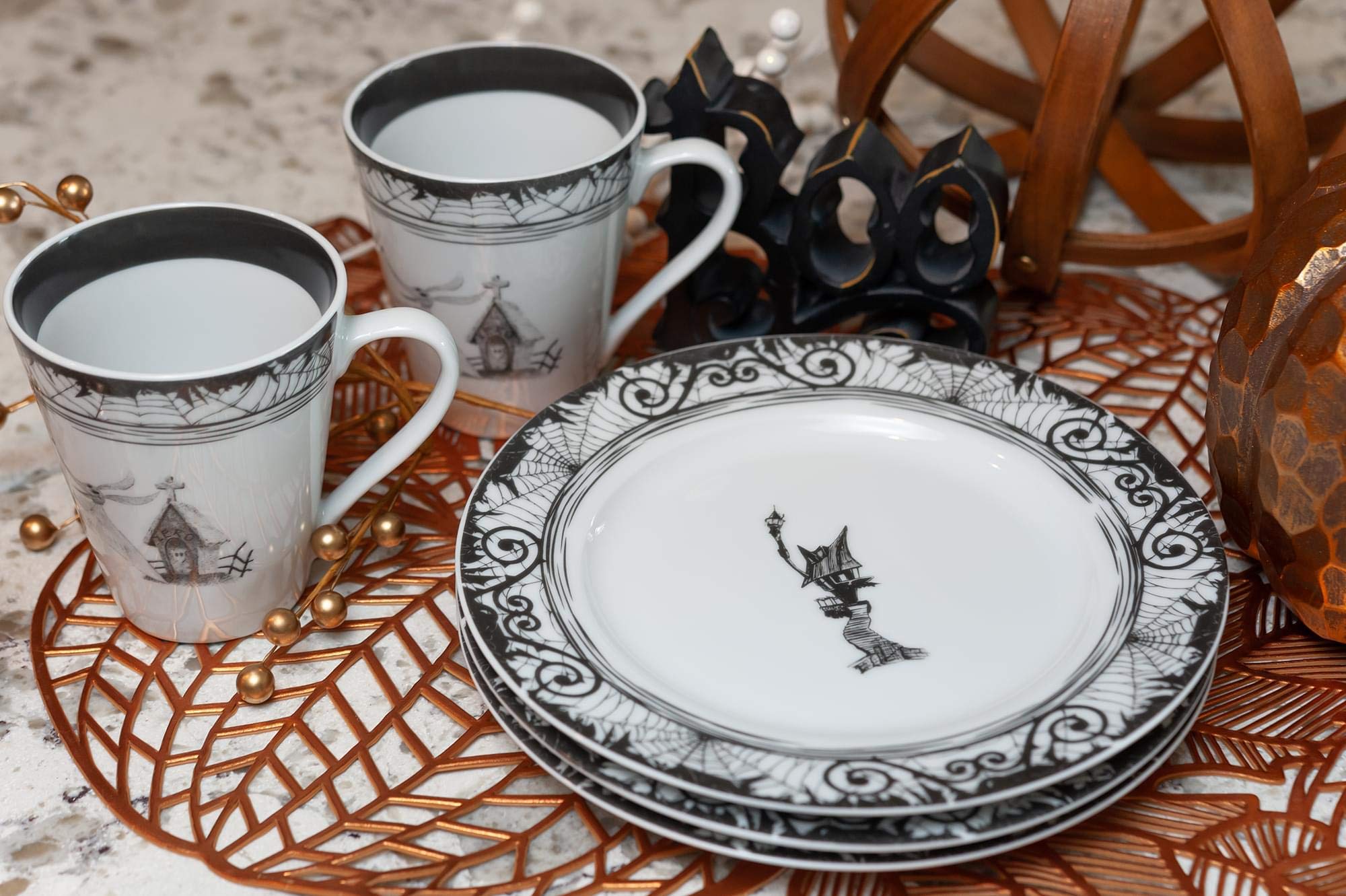 The Nightmare Before Christmas 16-Piece Dinnerware Set | Ceramic Plate & Bowl Set for Halloween & Christmas Dinner Parties | Perfect for Holiday Entertaining & Themed Decor
