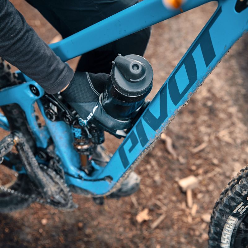 Fidlock Twist 800 Bike Water Bottle with Secure Magnetic Base - Ideal for Cycling, Hiking & Outdoor Sports Hydration