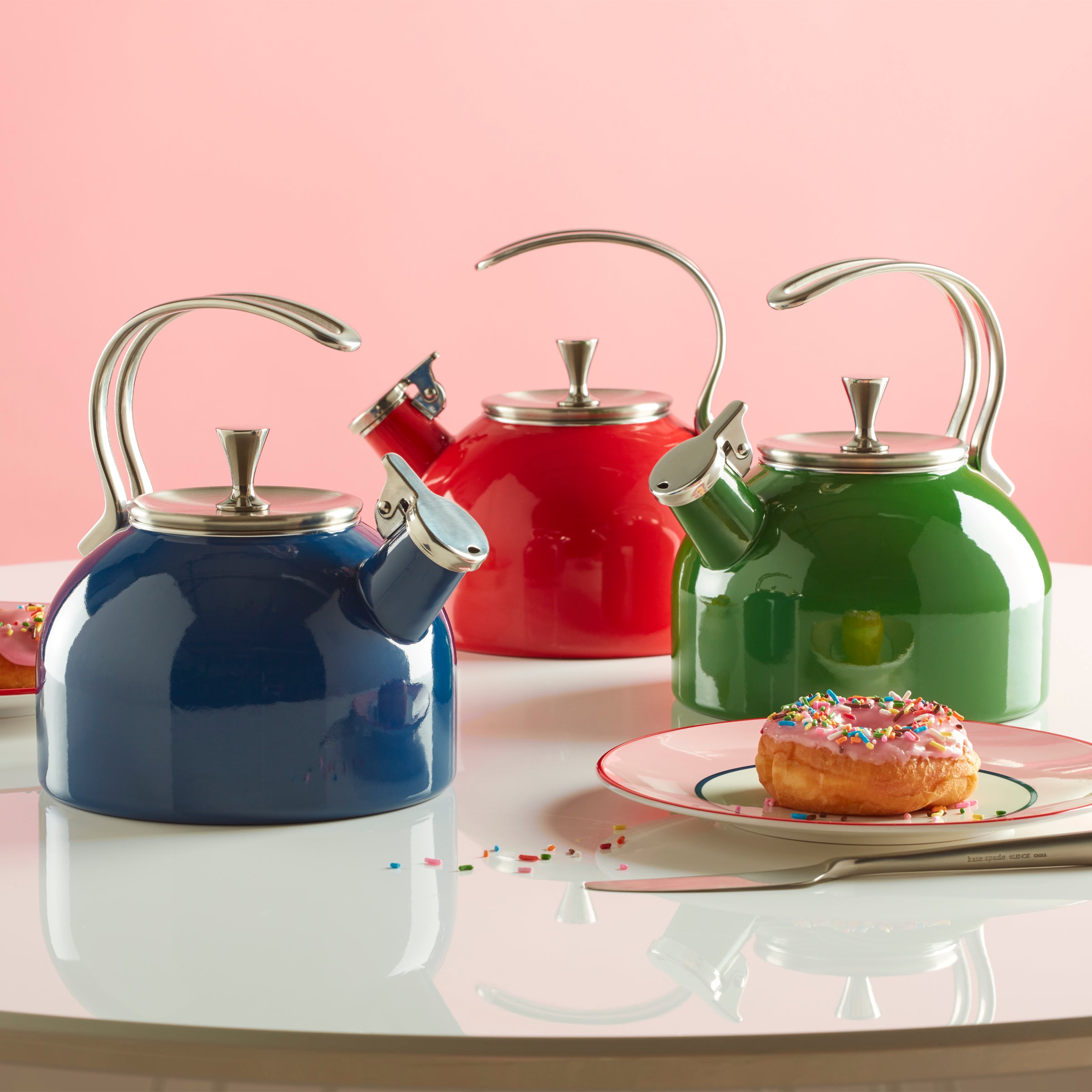Bright Green Electric Kettle - Fast Boiling, Auto Shut-Off, Cordless - Perfect for Home, Office, or Dorm Room Use