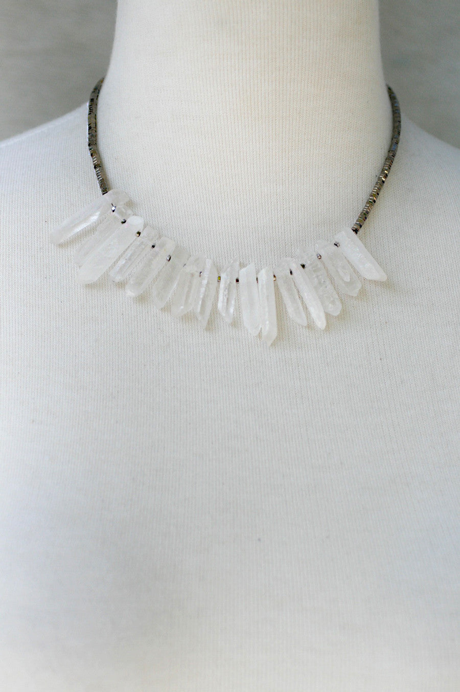 Elegant Silver Quartz Short Necklace for Women - Dainty White Gemstone Jewelry for Everyday Wear & Special Occasions