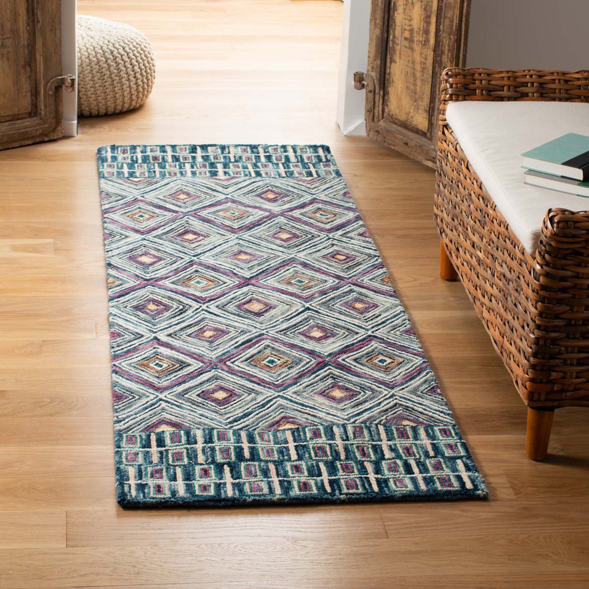 Safavieh Aspen 812 Area Rug - Soft & Durable Handmade Wool Rug for Living Room, Bedroom, Dining Room - Perfect for Home Decor & Cozy Spaces