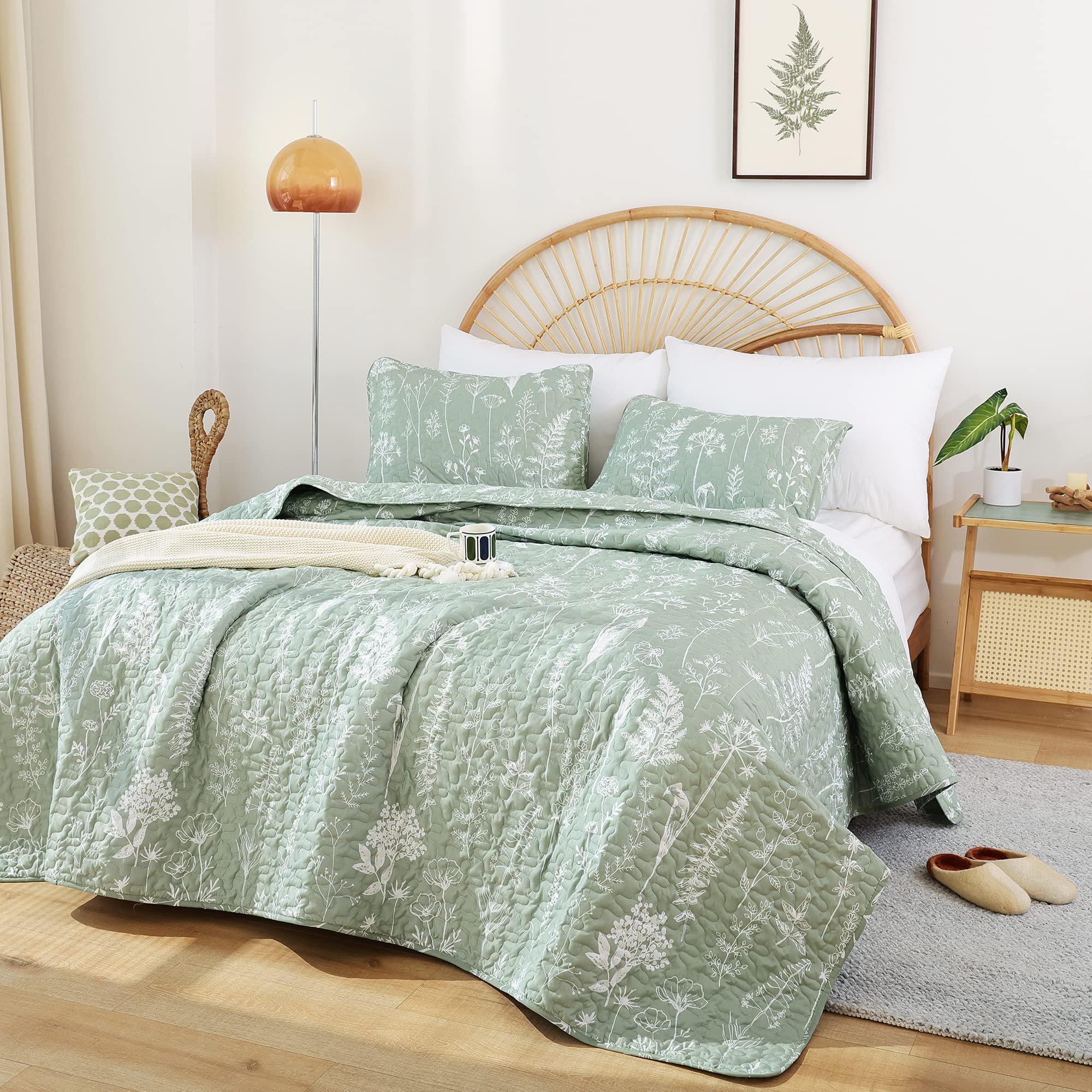 JANZAA King Size Sage Green Boho Quilt Set - 3 Piece Reversible Microfiber Bedding with Floral Pattern, Lightweight Comforter & 2 Pillow Shams | Perfect for Master Bedroom, Guest Room & Bohemian Home Decor