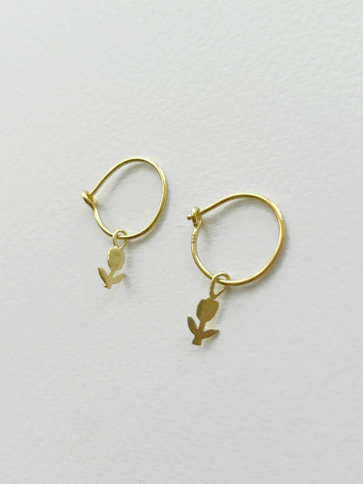 14K Gold Tulip Hoop Earrings for Women - Dainty Floral Flower Huggie Earrings - Perfect for Everyday Wear, Date Night & Special Occasions