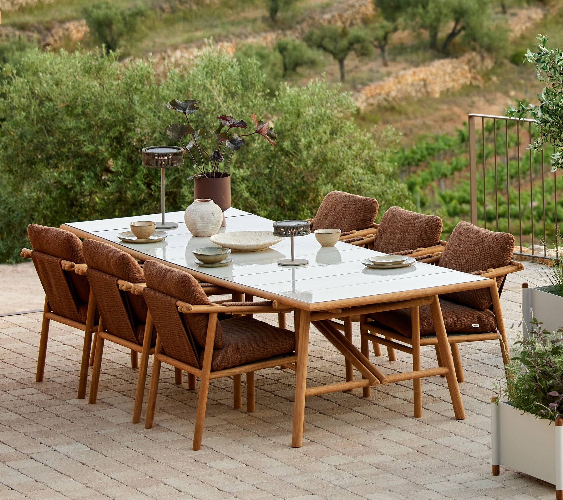 280x100cm Solid Wood Dining Table - Modern Farmhouse Style for Kitchen & Dining Room - Perfect for Family Gatherings & Dinner Parties