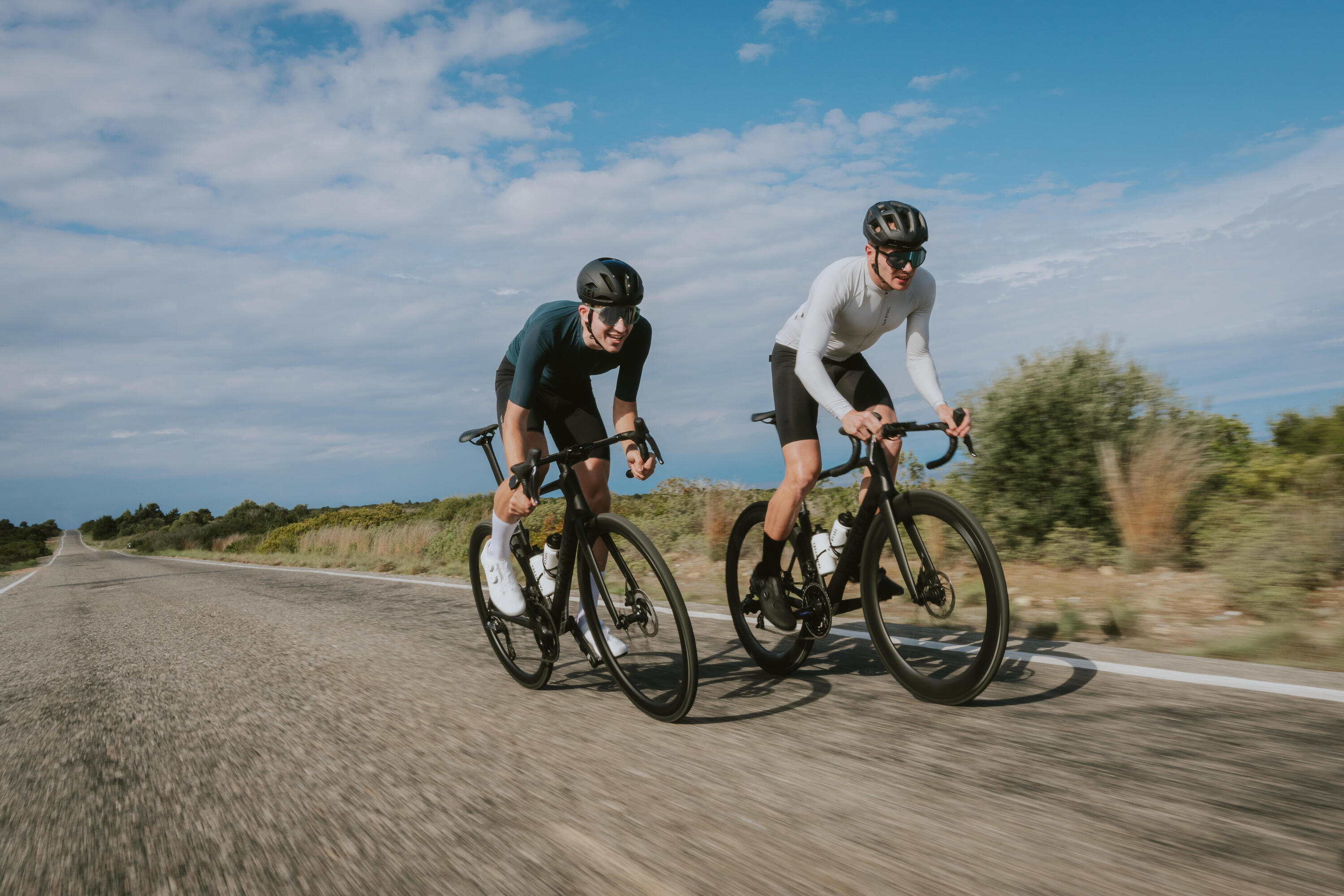 Van Rysel Unisex RCR 2 Short Sleeve Cycling Jersey - Breathable & Quick-Dry for Road Biking & Training - Perfect for Men & Women Cyclists