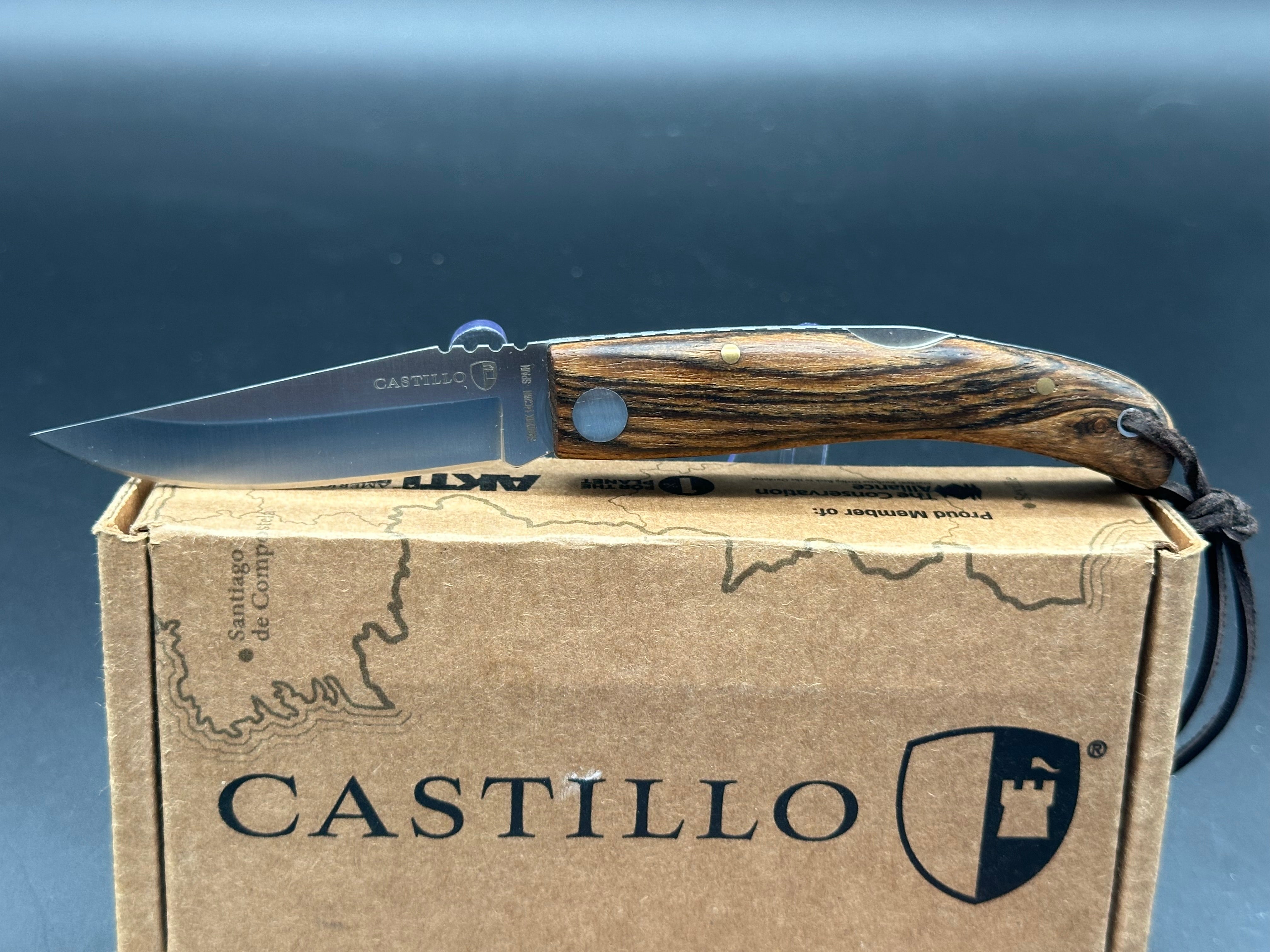 Castillo Knives Navaja Lockback Folding Knife C1BOW - 3 Inch Satin Sandvik 14C28N Stainless Steel Blade, Cocobolo Wood Handle - Perfect for Camping, Hunting & Everyday Carry (EDC)