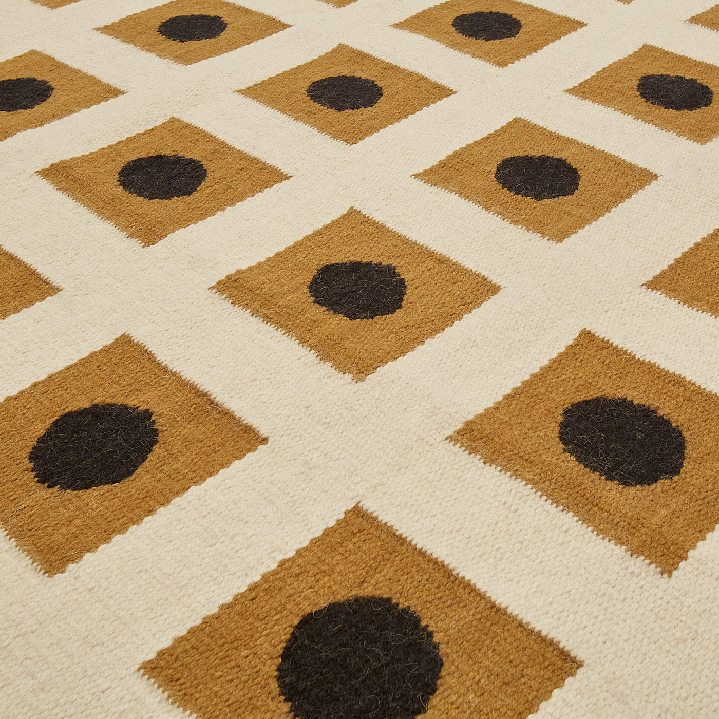 Stylish Bond Flatweave Rug - Soft & Durable Indoor/Outdoor Area Rug - Perfect for Living Room, Bedroom, Patio Decor - Easy to Clean & Maintain
